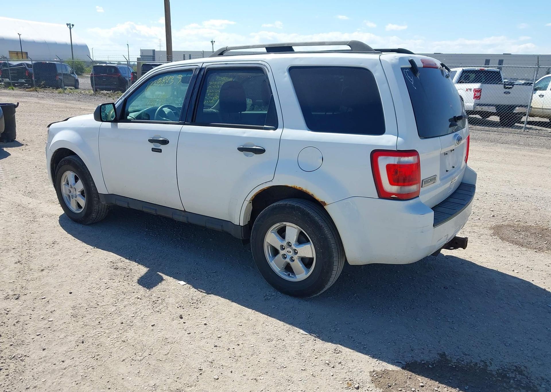 2011 FORD ESCAPE XLT