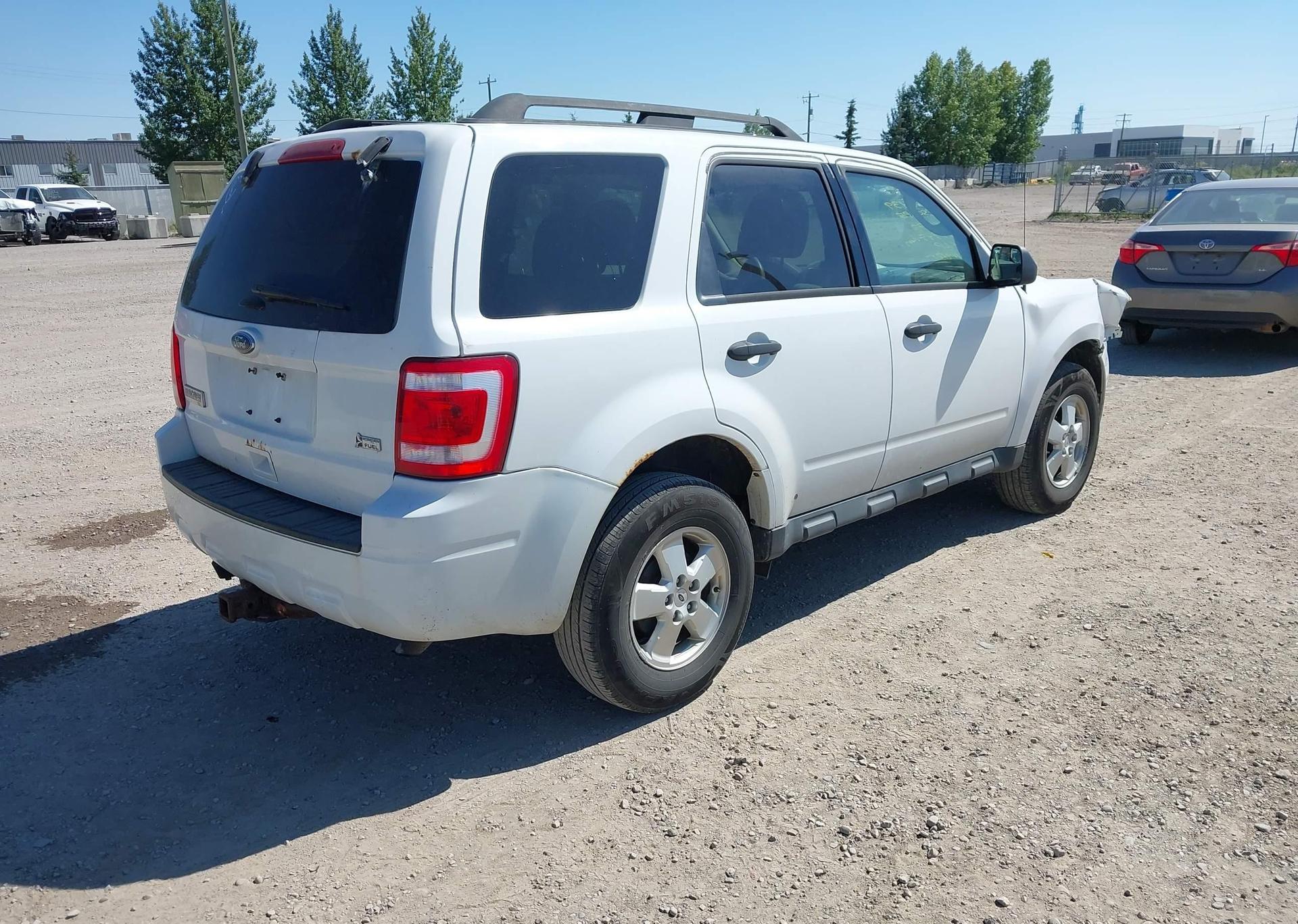 2011 FORD ESCAPE XLT