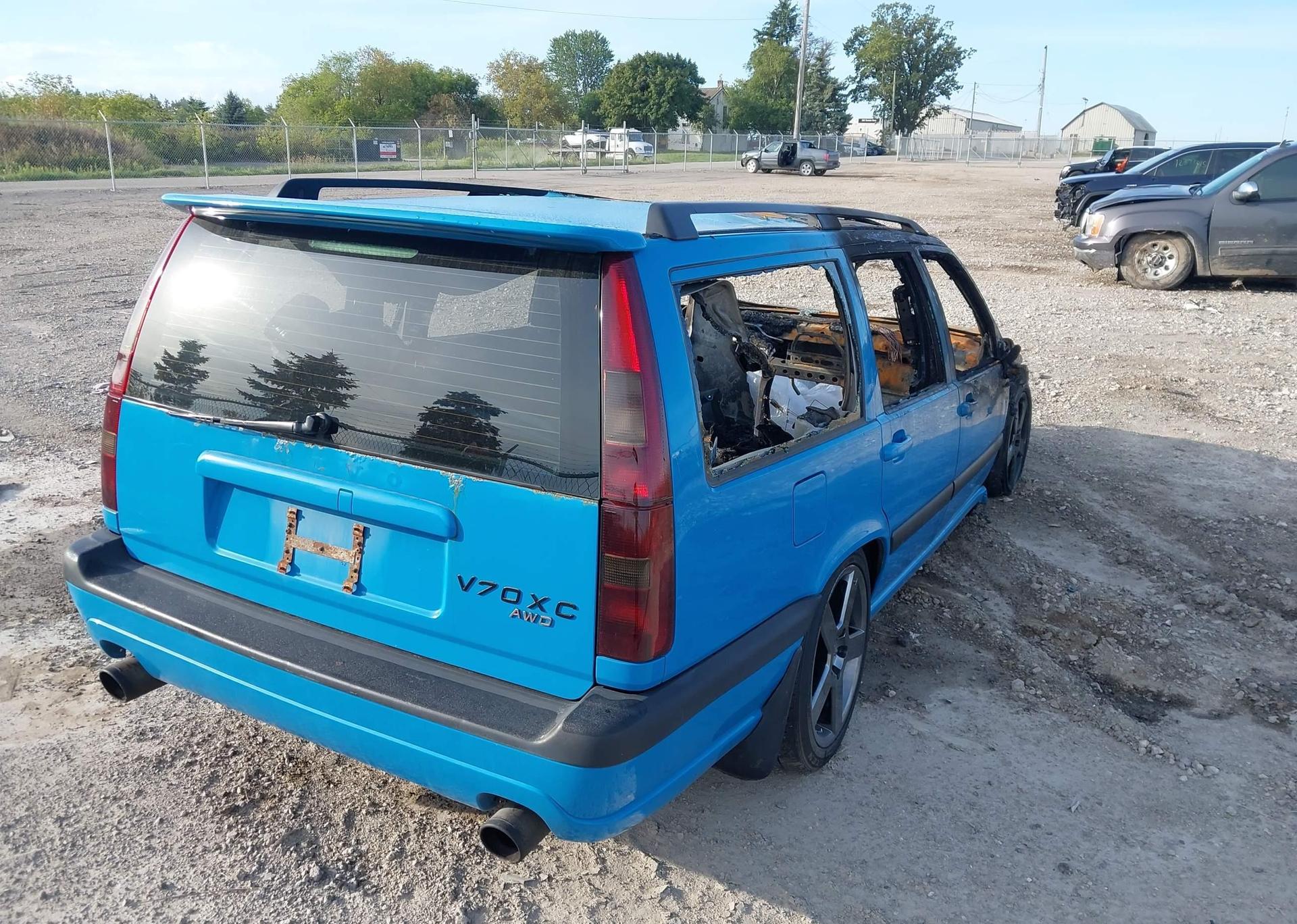 2000 VOLVO V70 XC