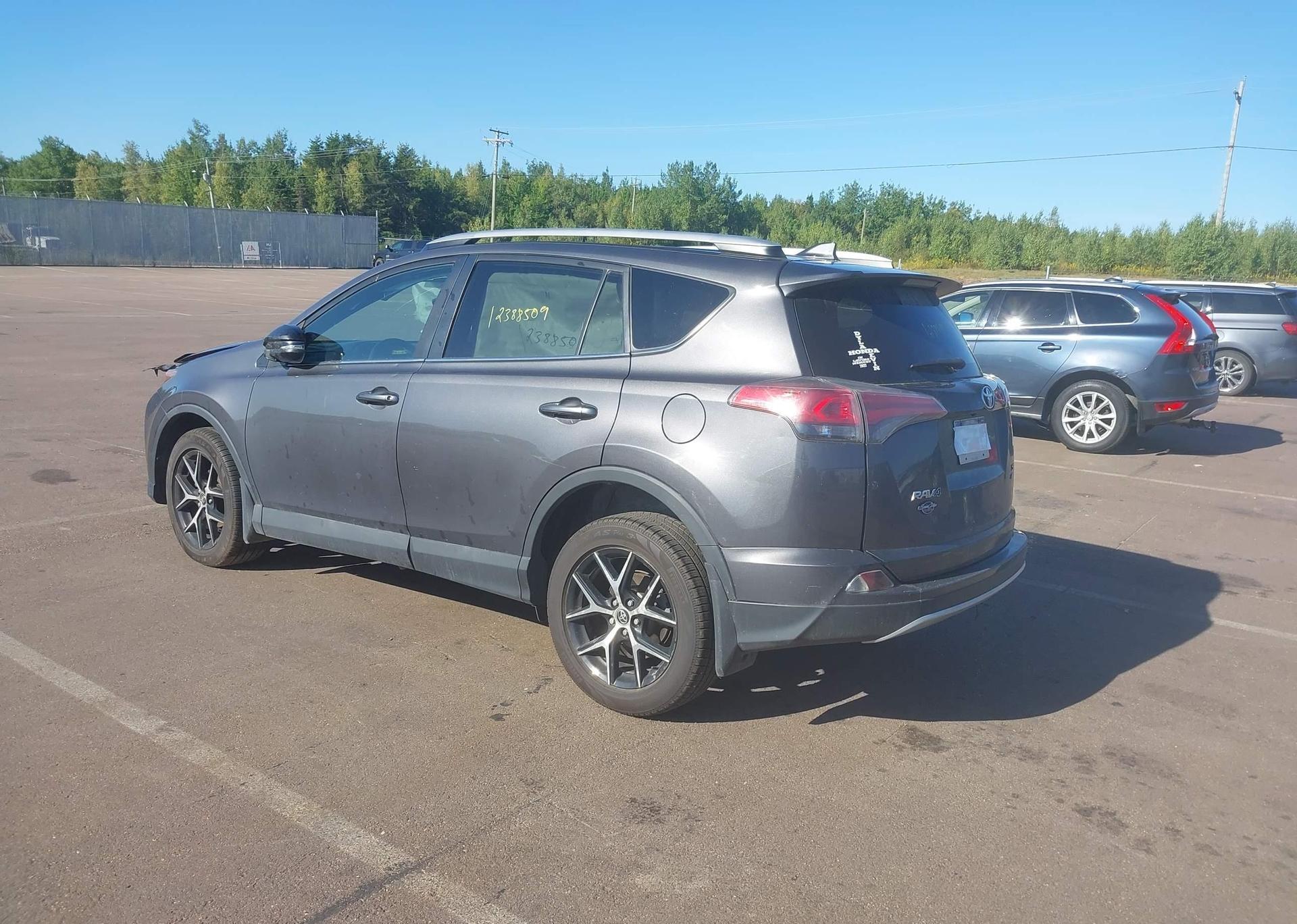 2016 TOYOTA RAV4 SE