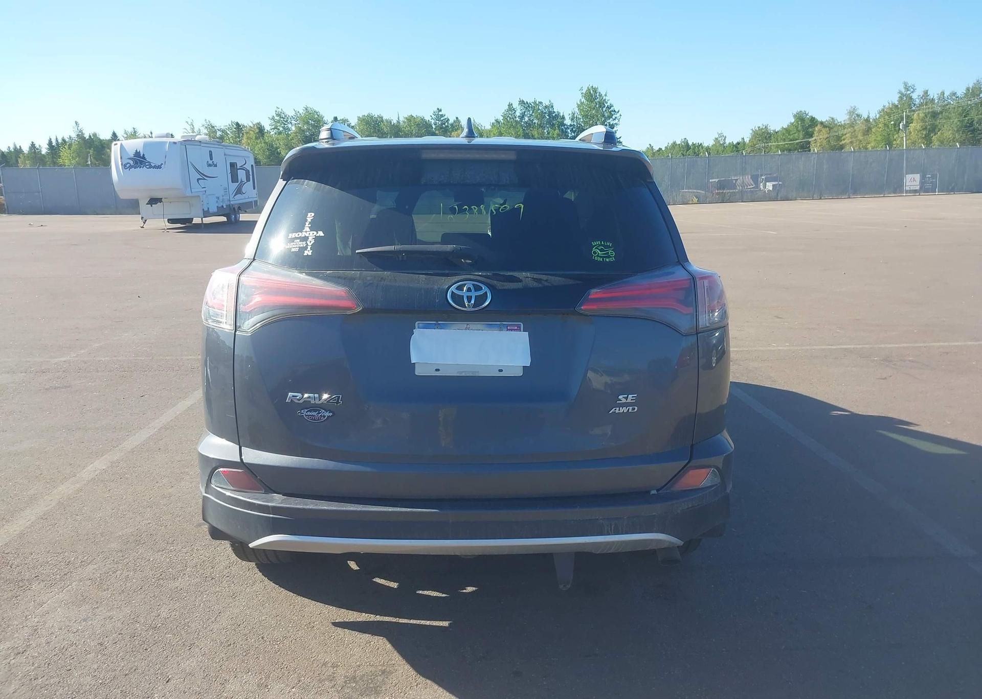 2016 TOYOTA RAV4 SE