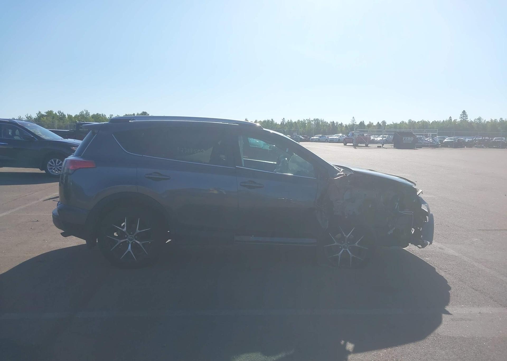 2016 TOYOTA RAV4 SE
