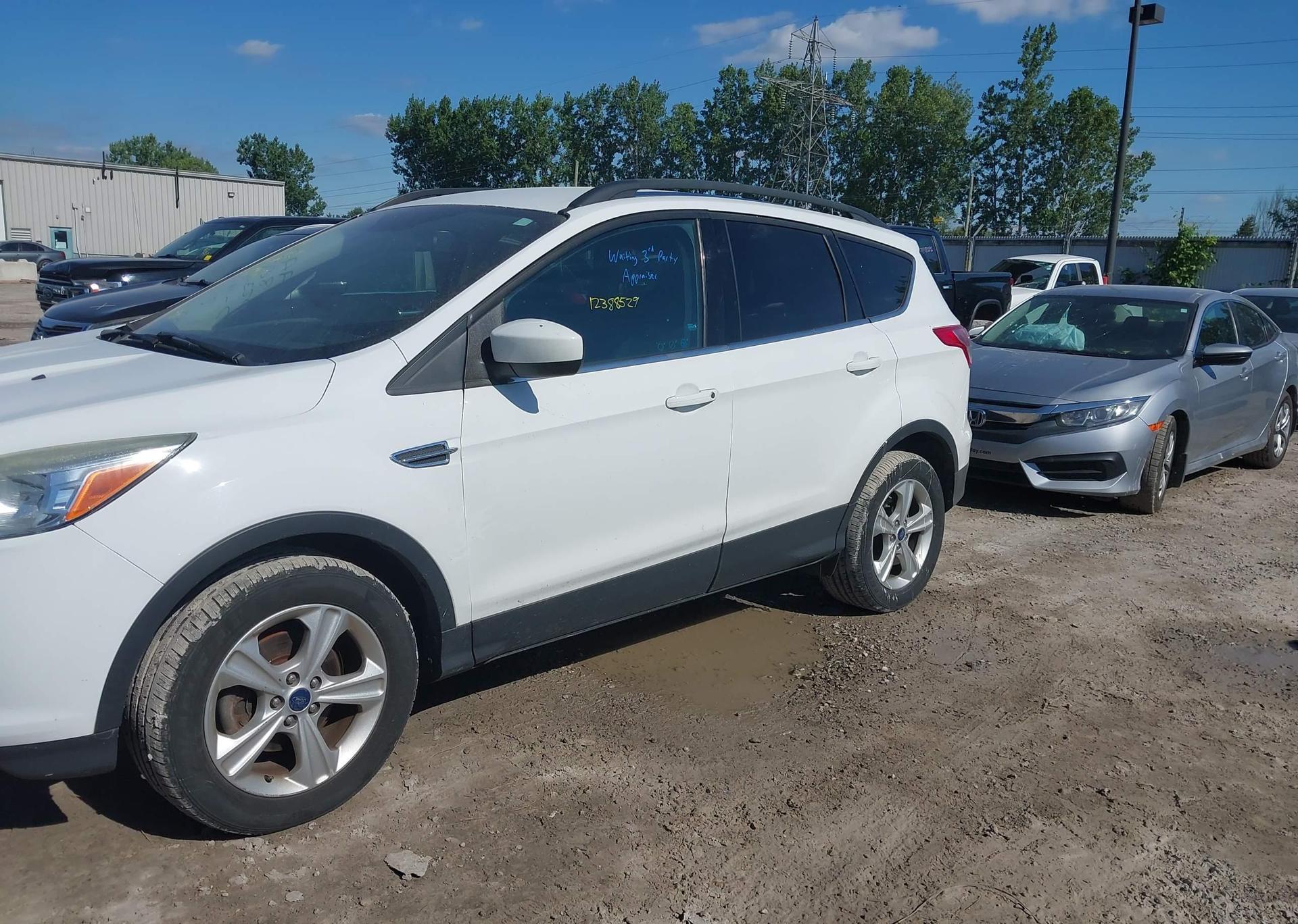 2016 FORD ESCAPE SE