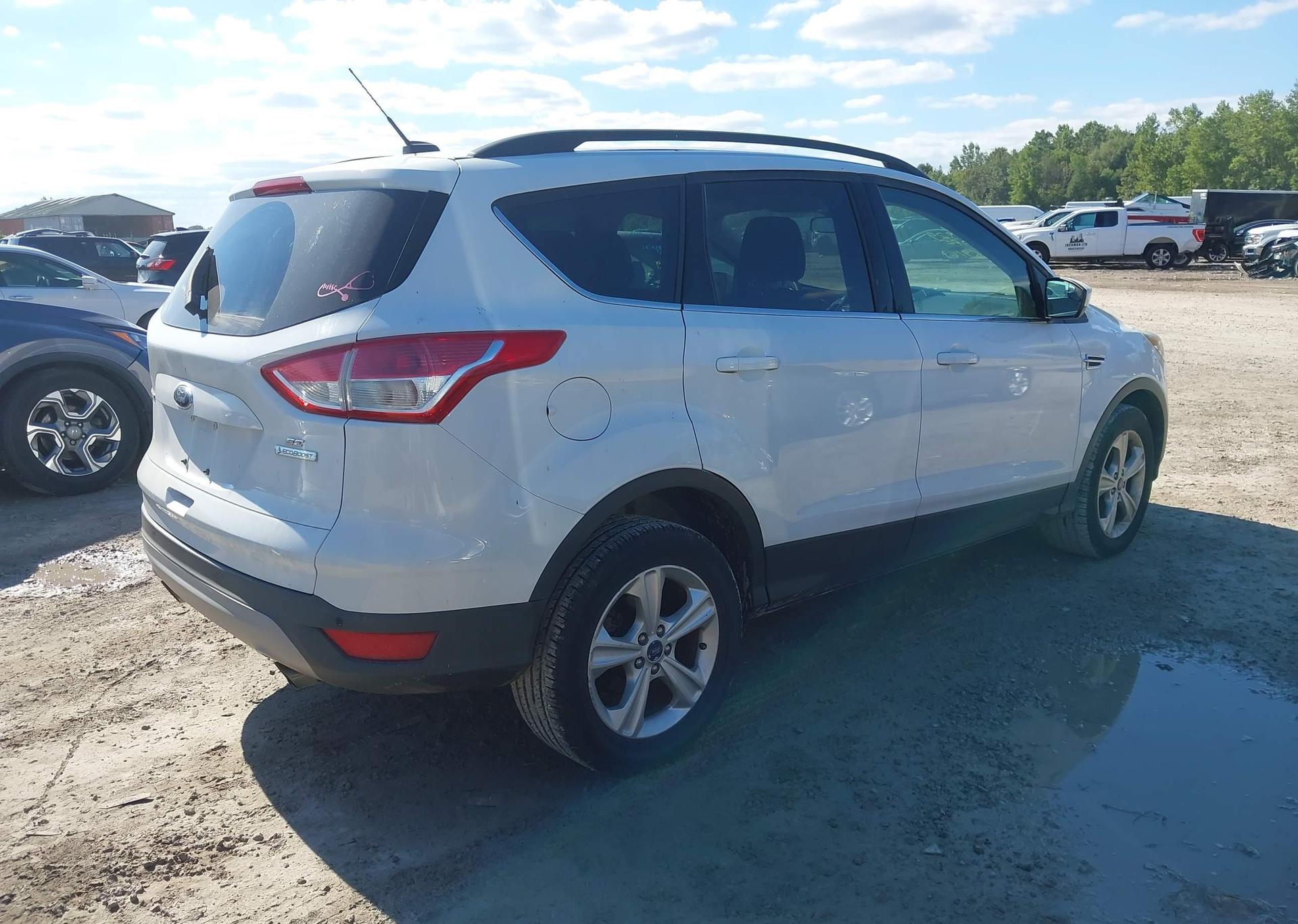 2016 FORD ESCAPE SE