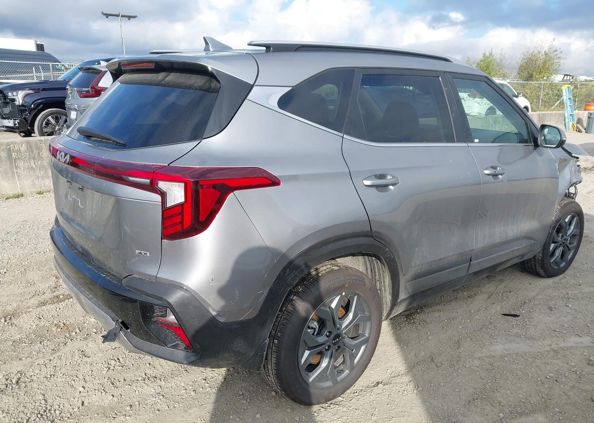 2025 KIA SELTOS S