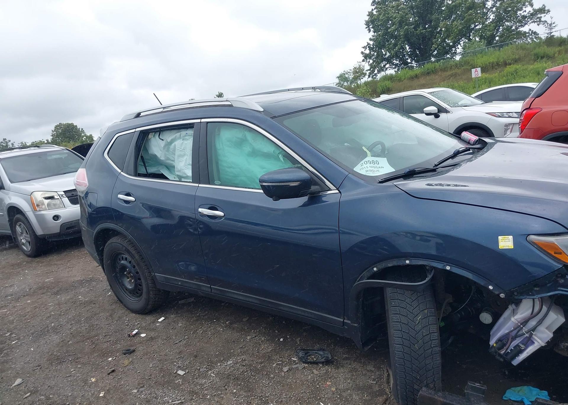 2015 NISSAN ROGUE