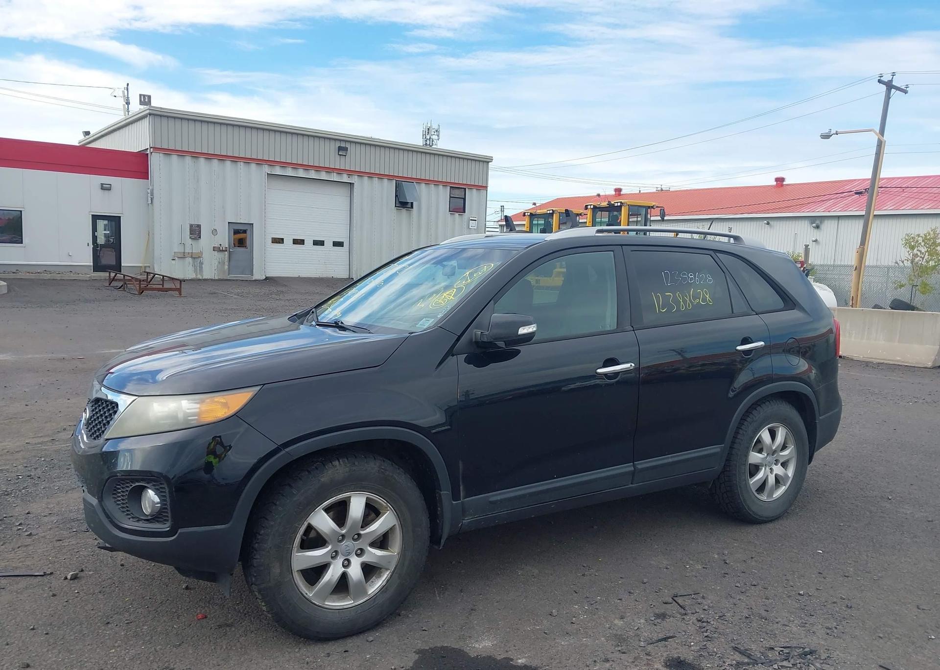2012 KIA SORENTO LX