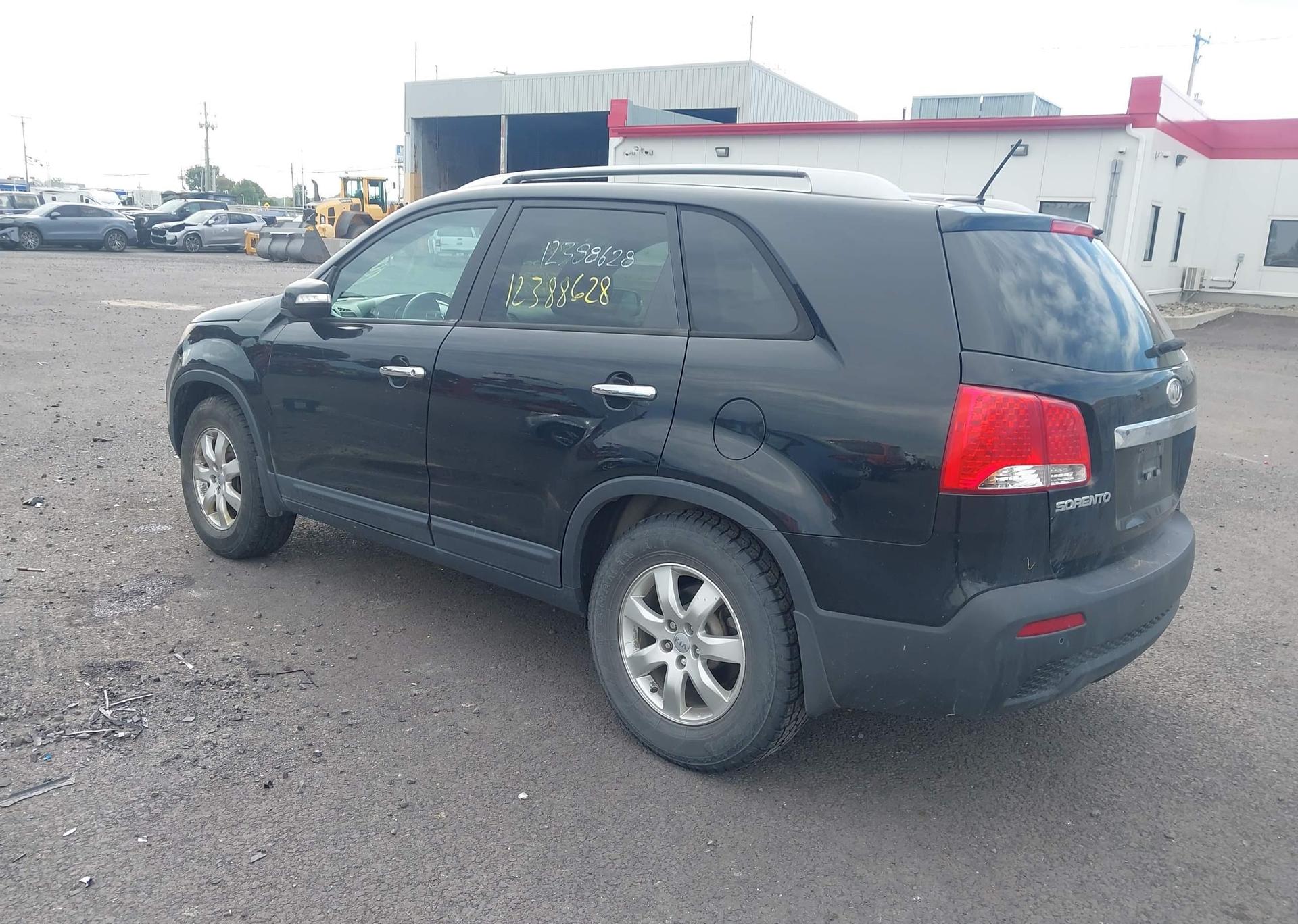 2012 KIA SORENTO LX