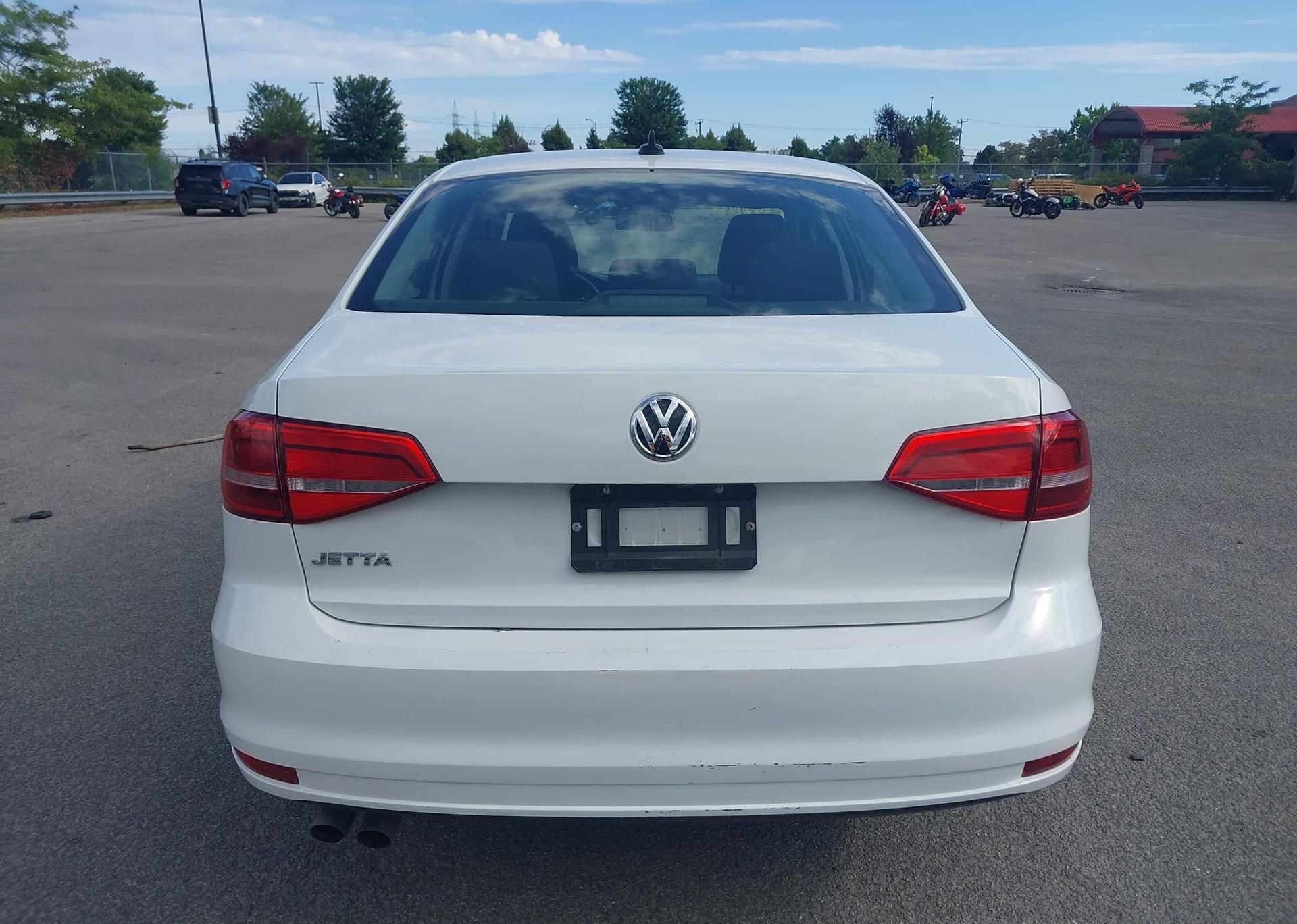 2015 VOLKSWAGEN JETTA