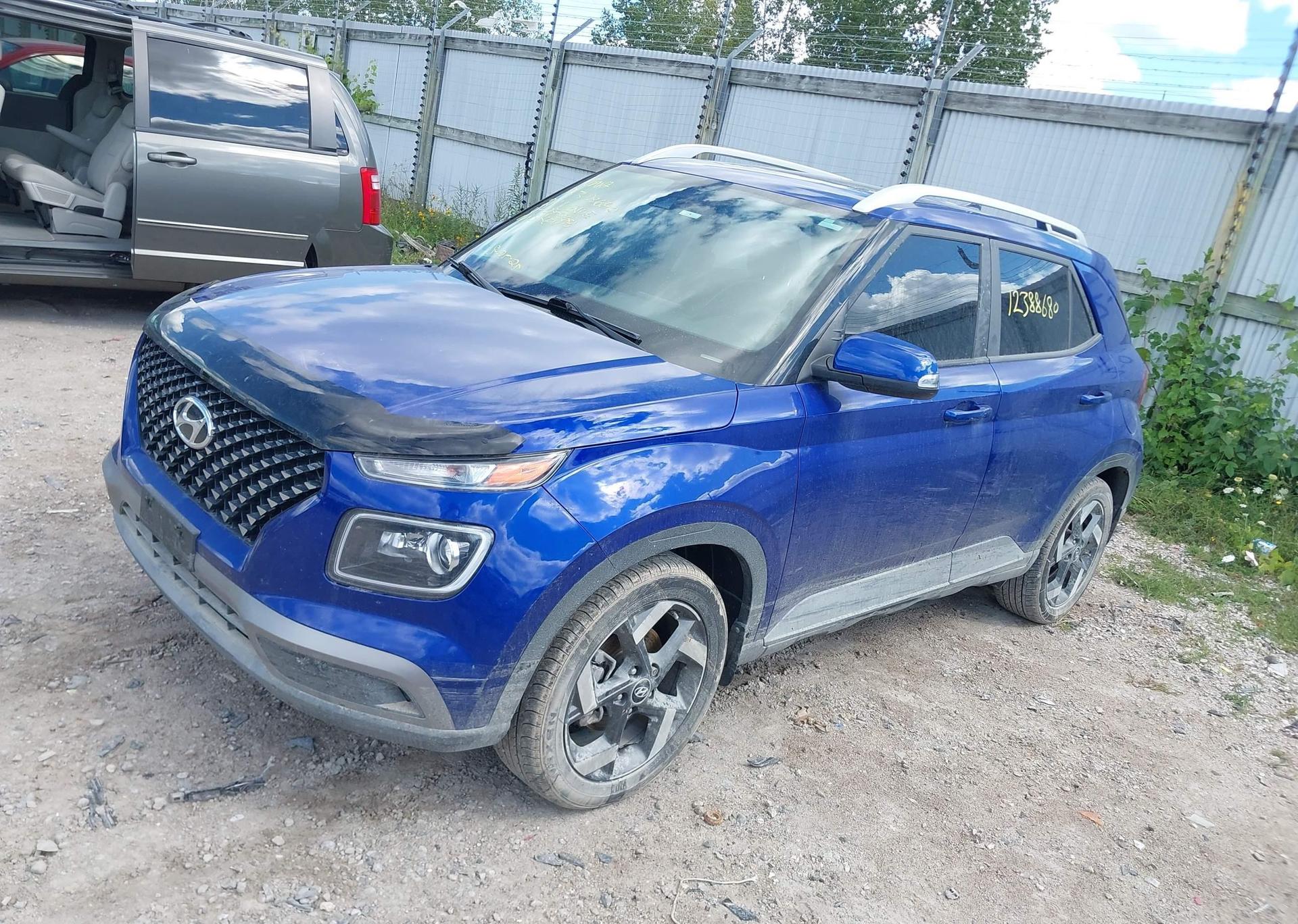 2021 HYUNDAI VENUE ULTIMATE WITH BLACK INTERIOR