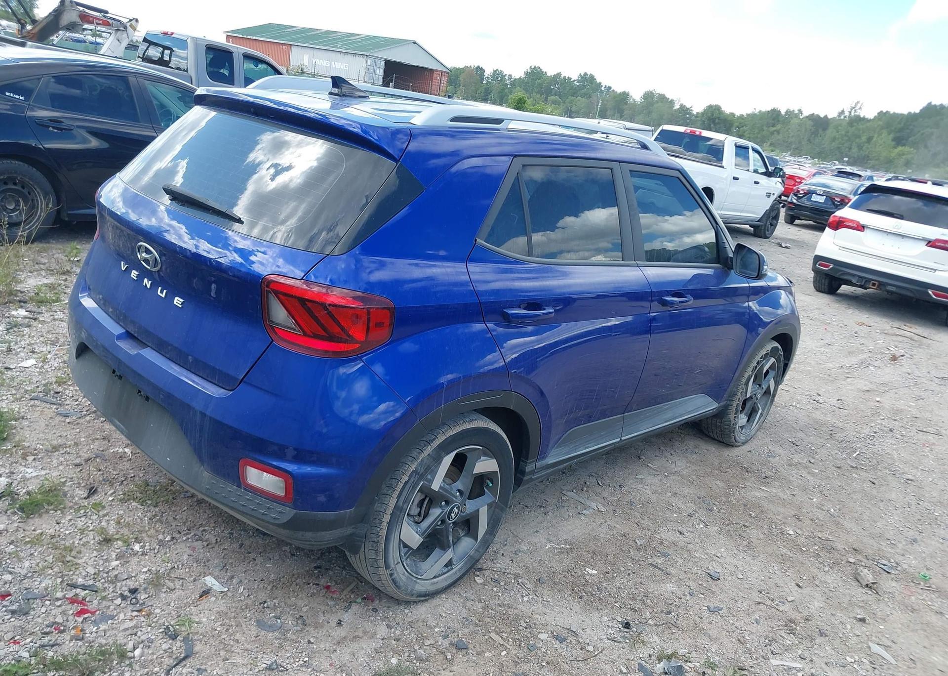 2021 HYUNDAI VENUE ULTIMATE WITH BLACK INTERIOR