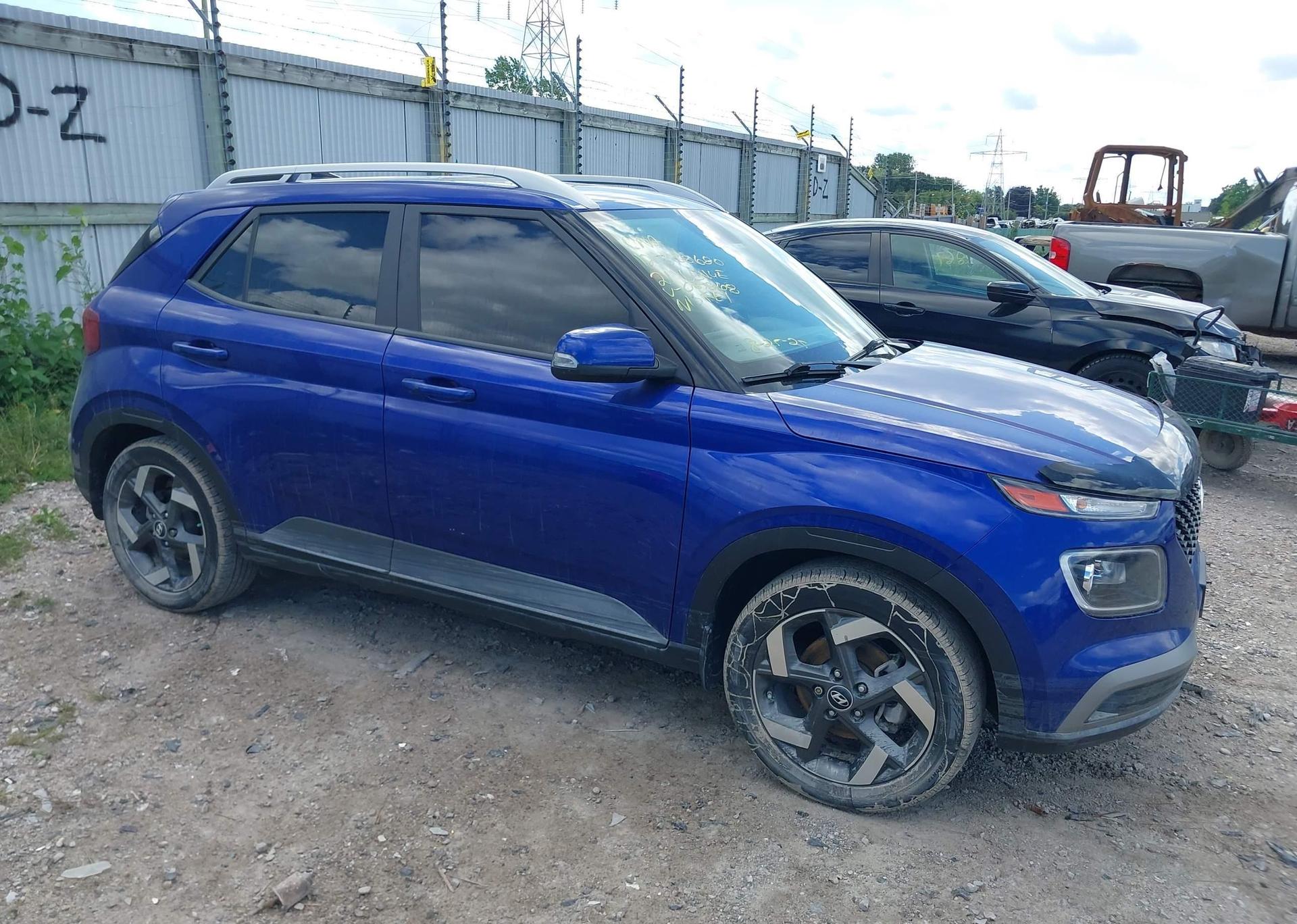 2021 HYUNDAI VENUE ULTIMATE WITH BLACK INTERIOR