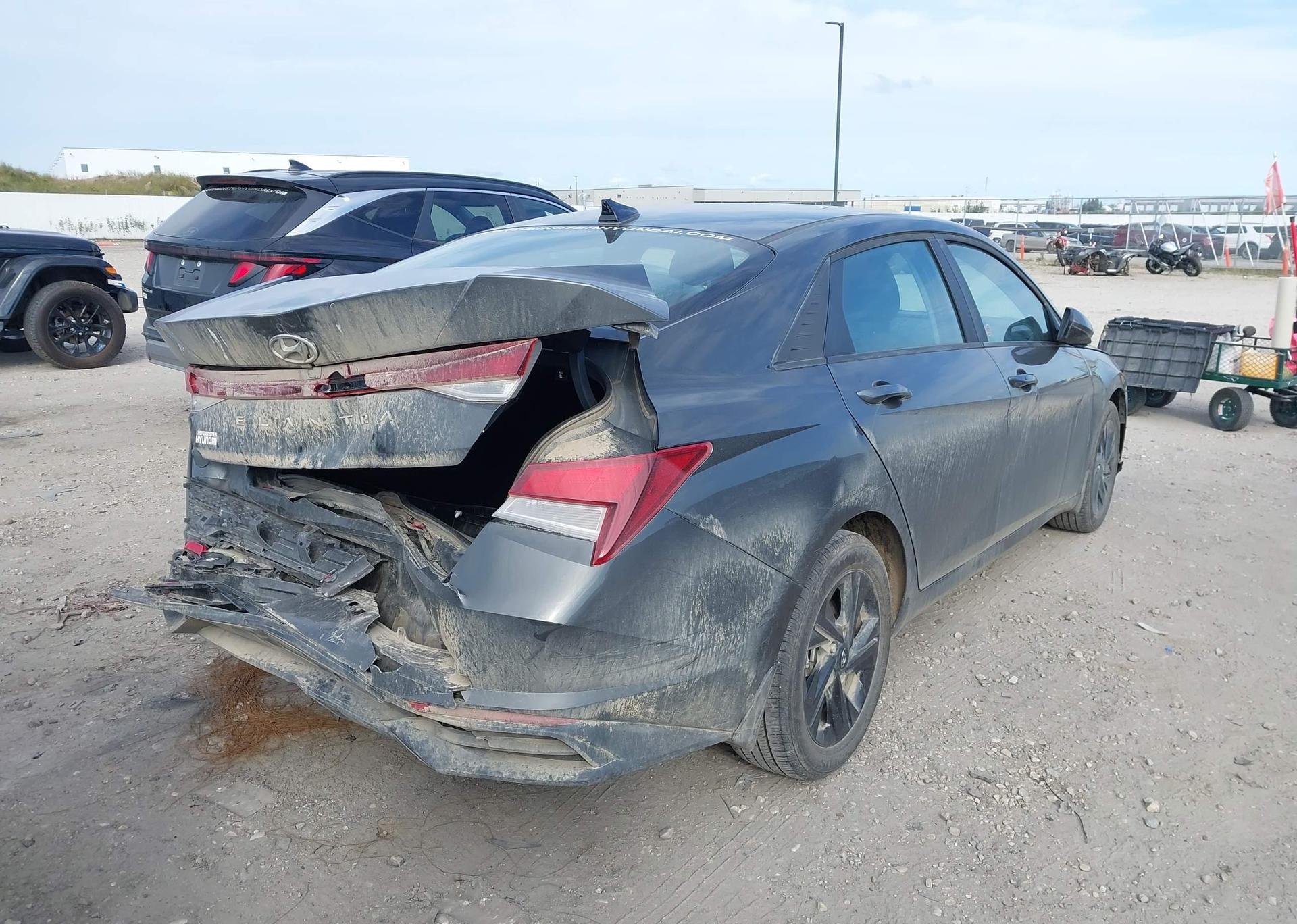 2023 HYUNDAI ELANTRA PREFERRED IVT