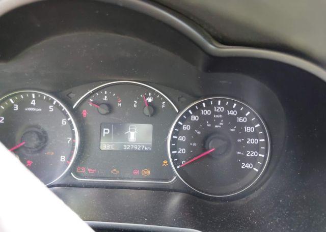 2015 KIA RONDO LX