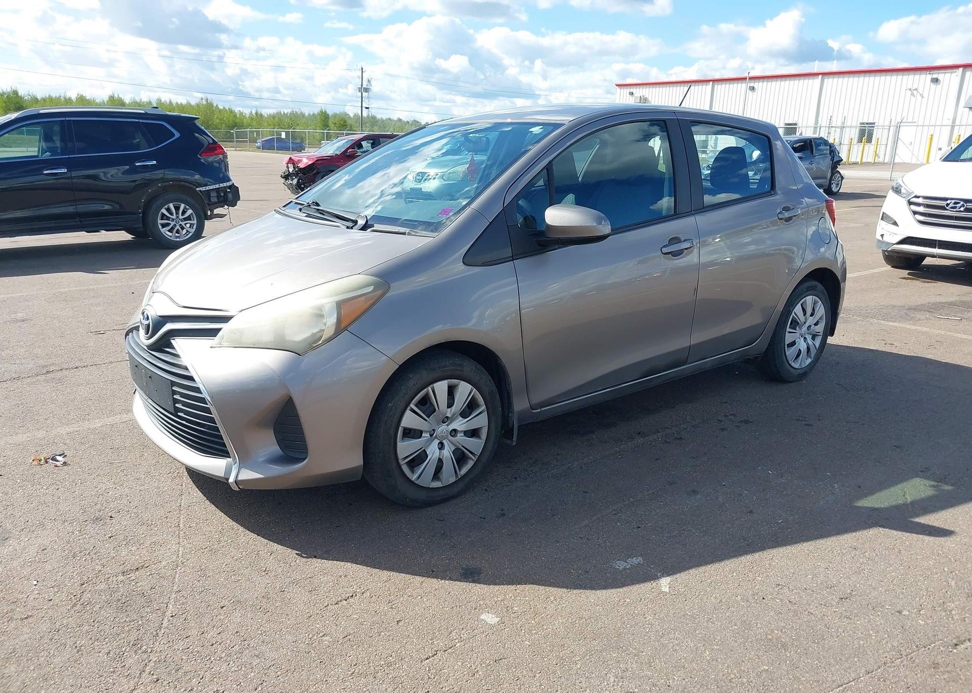 2015 TOYOTA YARIS LE