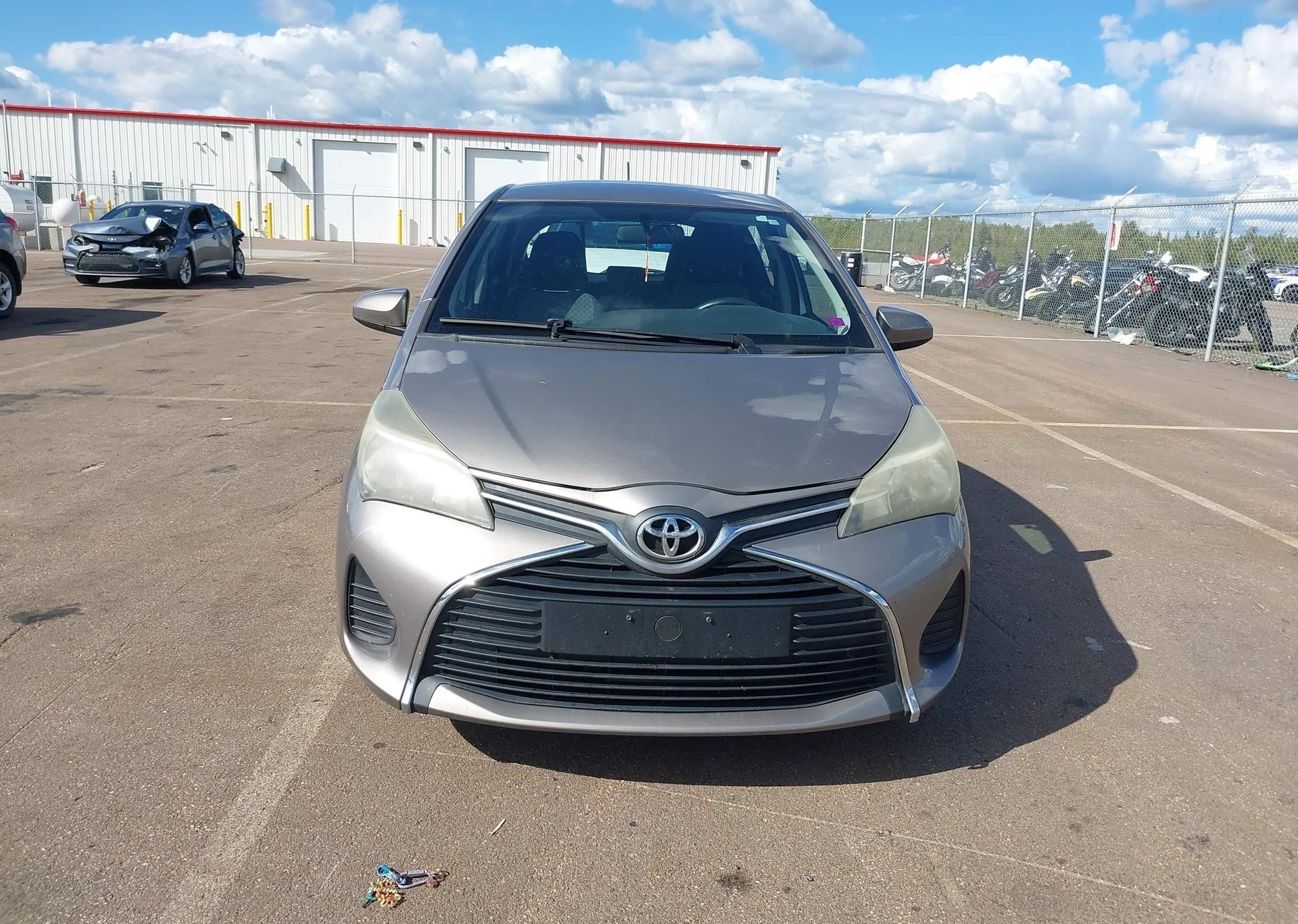 2015 TOYOTA YARIS LE
