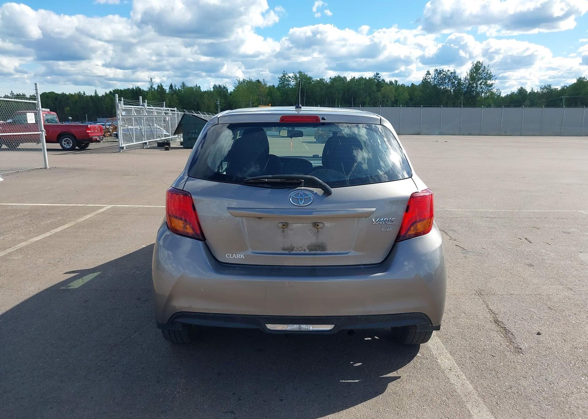2015 TOYOTA YARIS LE