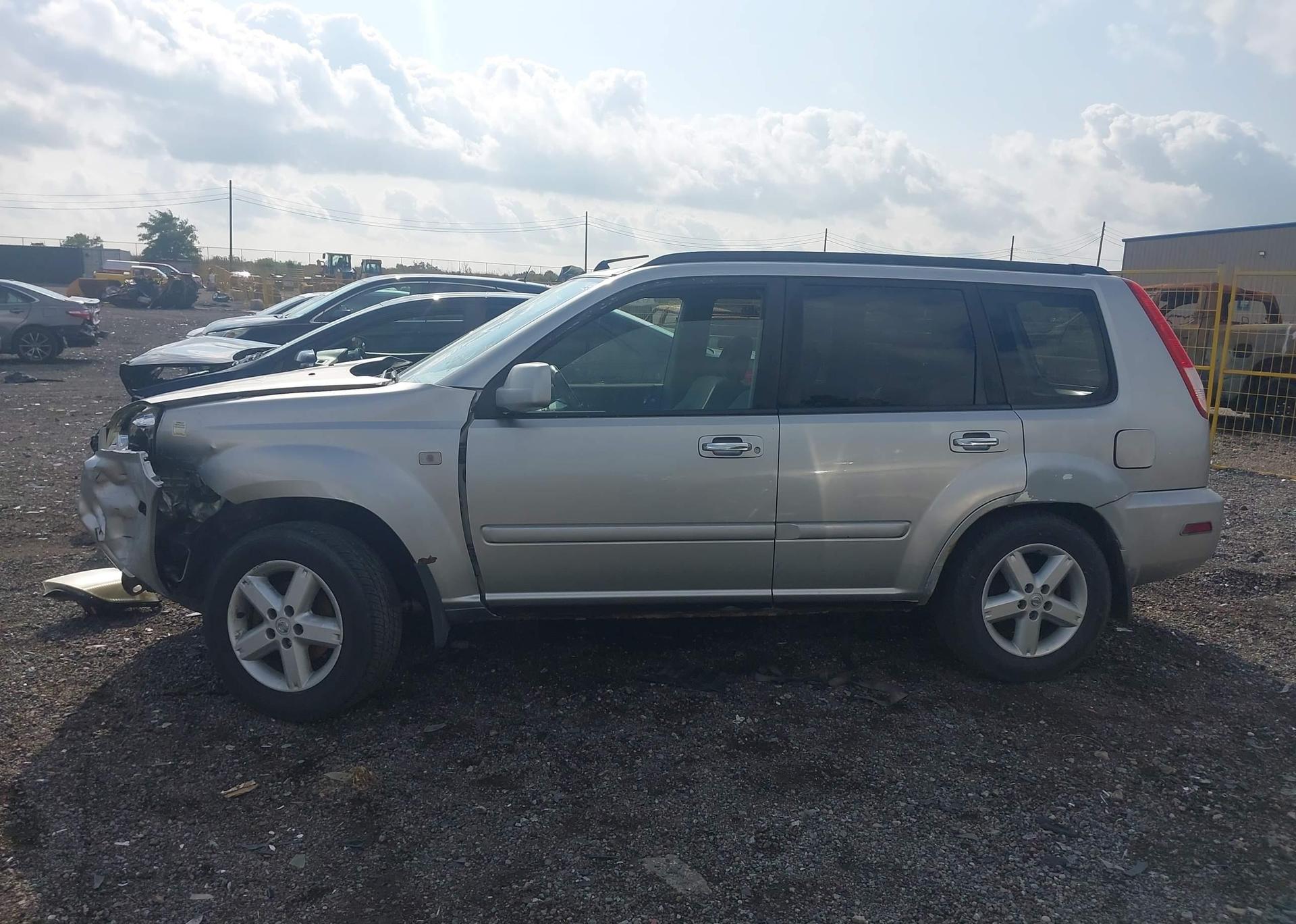 2005 NISSAN X-TRAIL XE
