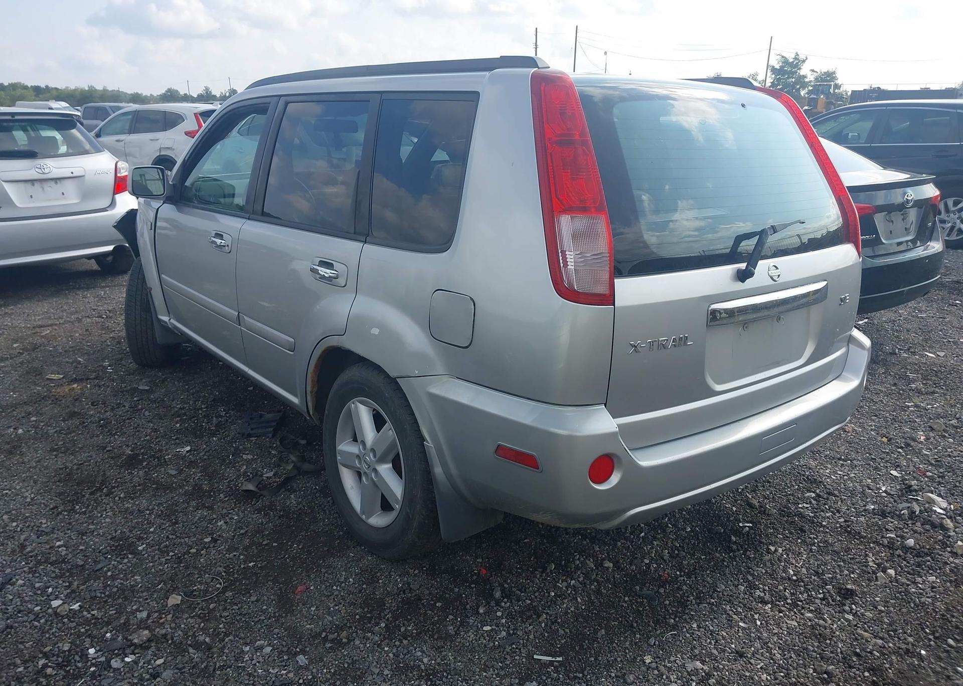 2005 NISSAN X-TRAIL XE