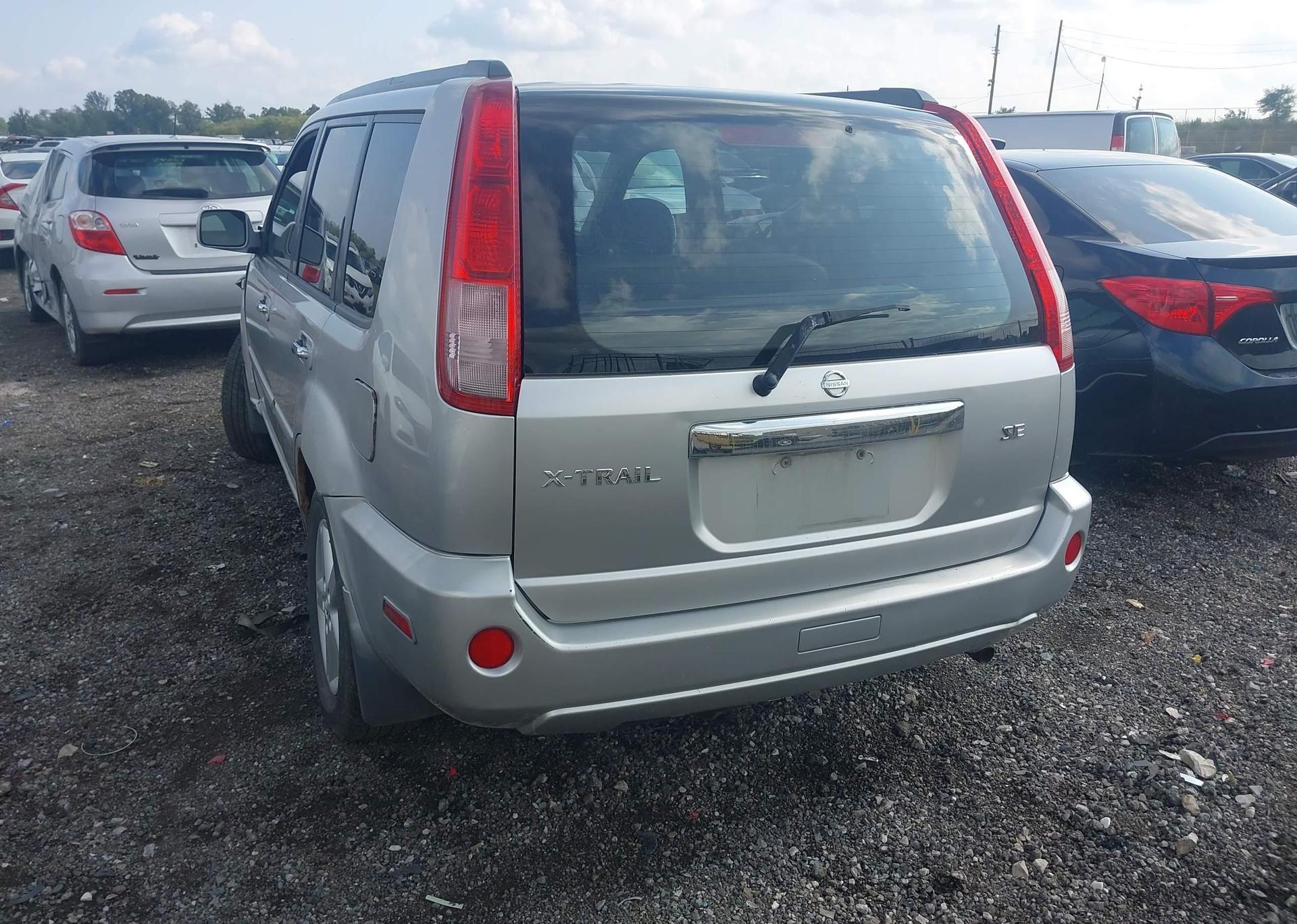 2005 NISSAN X-TRAIL XE
