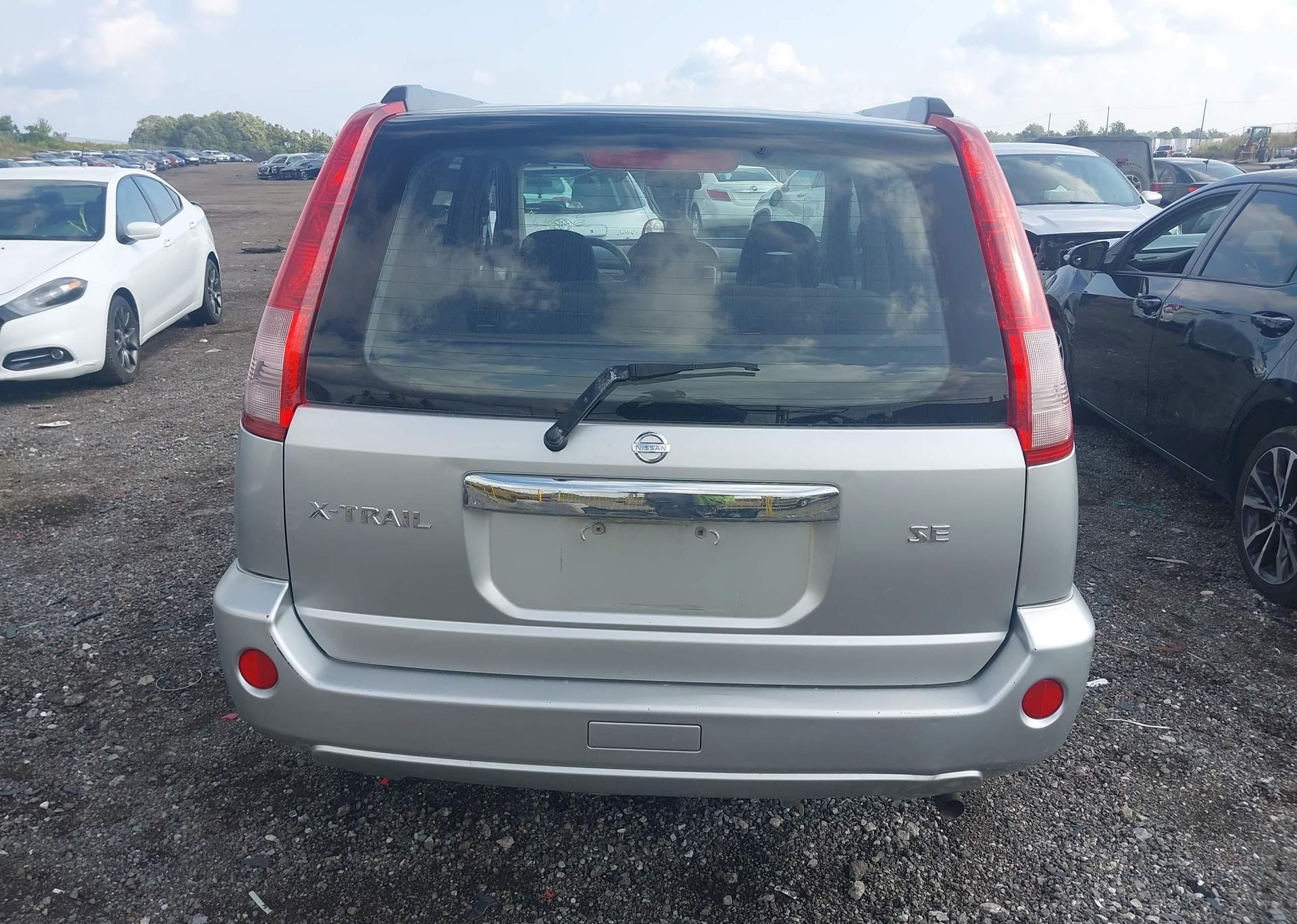 2005 NISSAN X-TRAIL XE