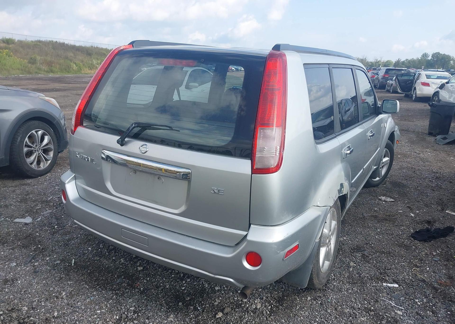 2005 NISSAN X-TRAIL XE