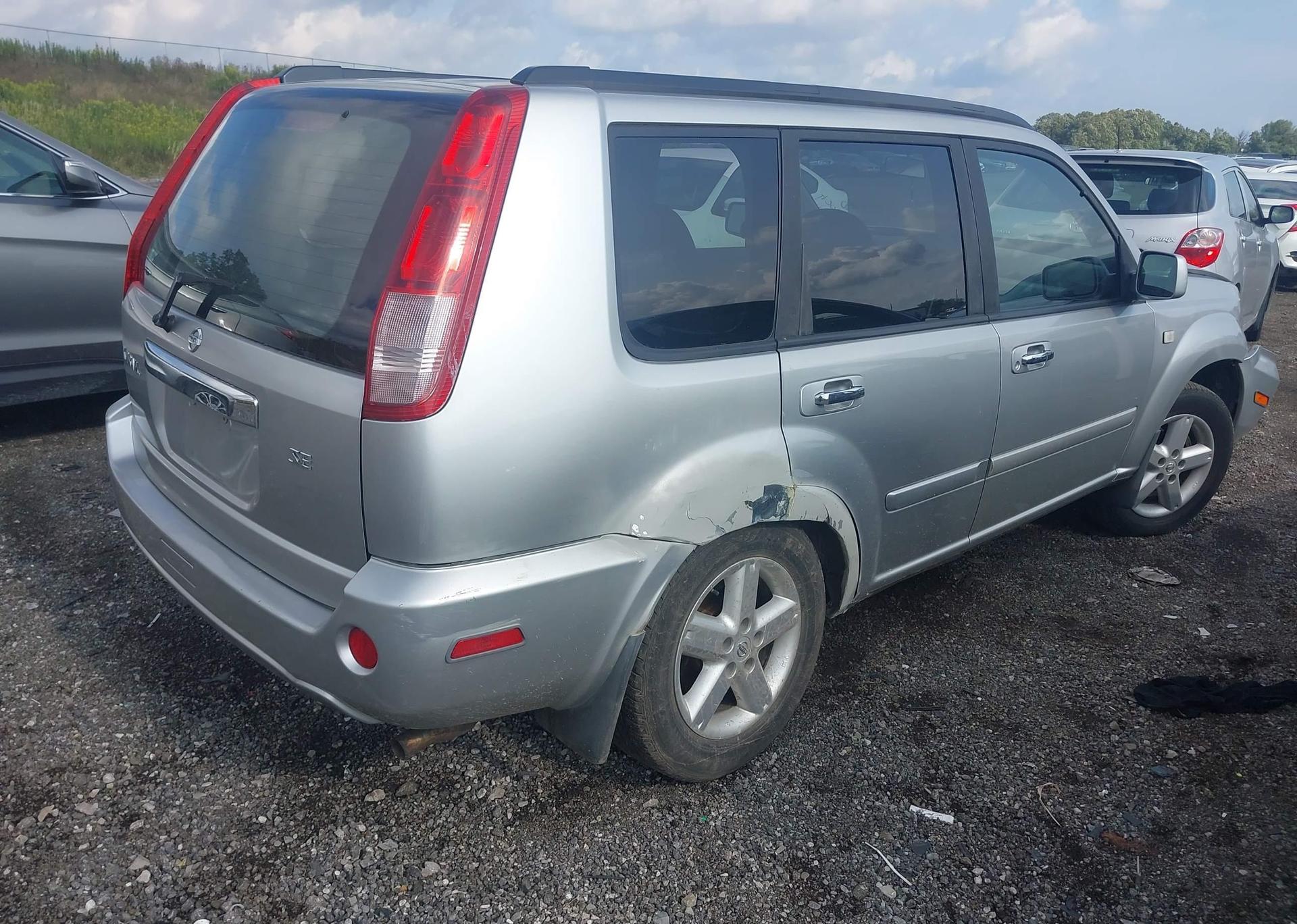 2005 NISSAN X-TRAIL XE