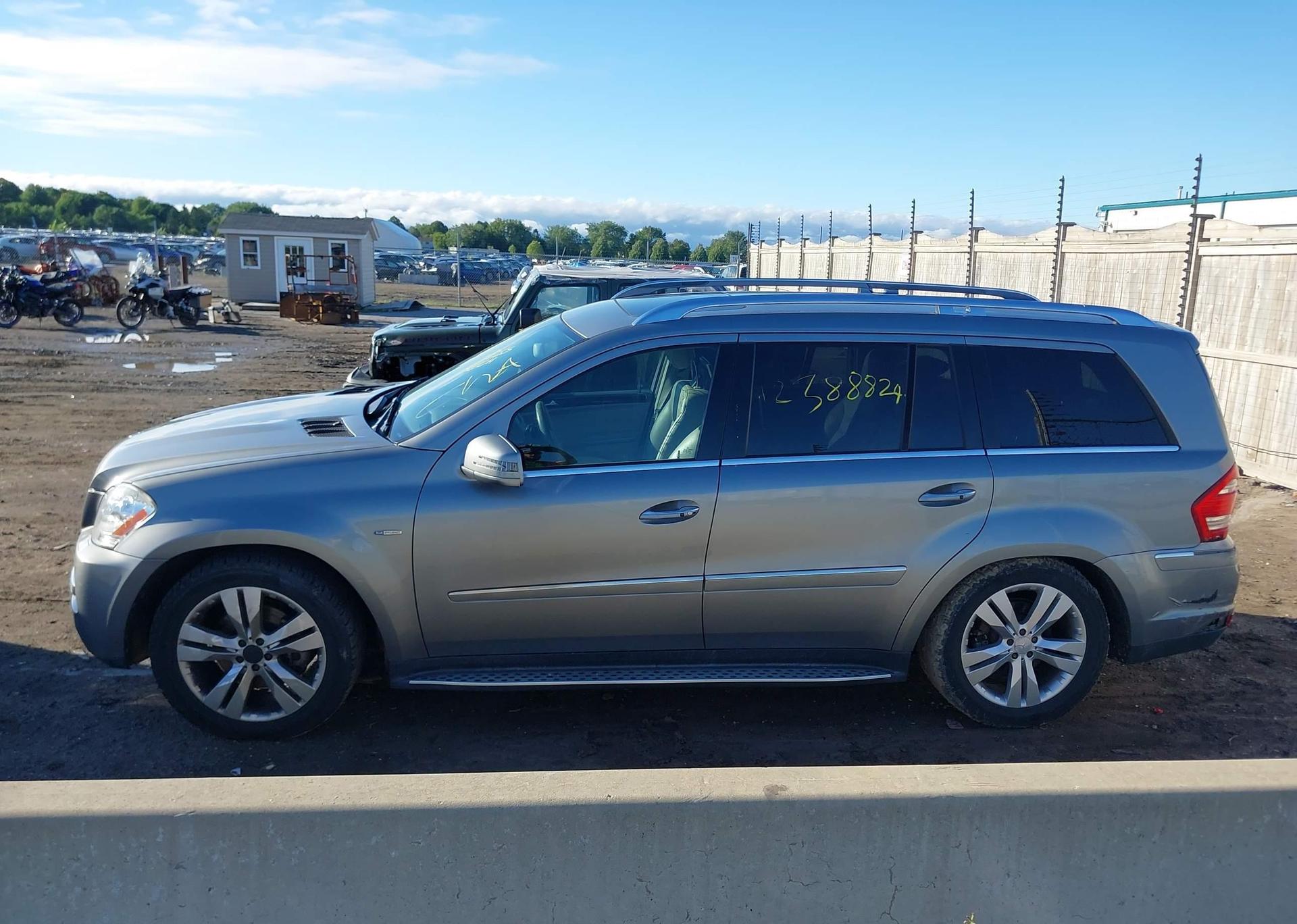 2011 MERCEDES-BENZ GL 350 BLUETEC
