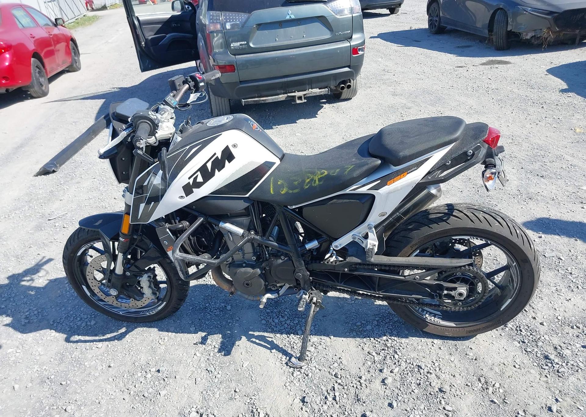 2016 KTM 690 DUKE