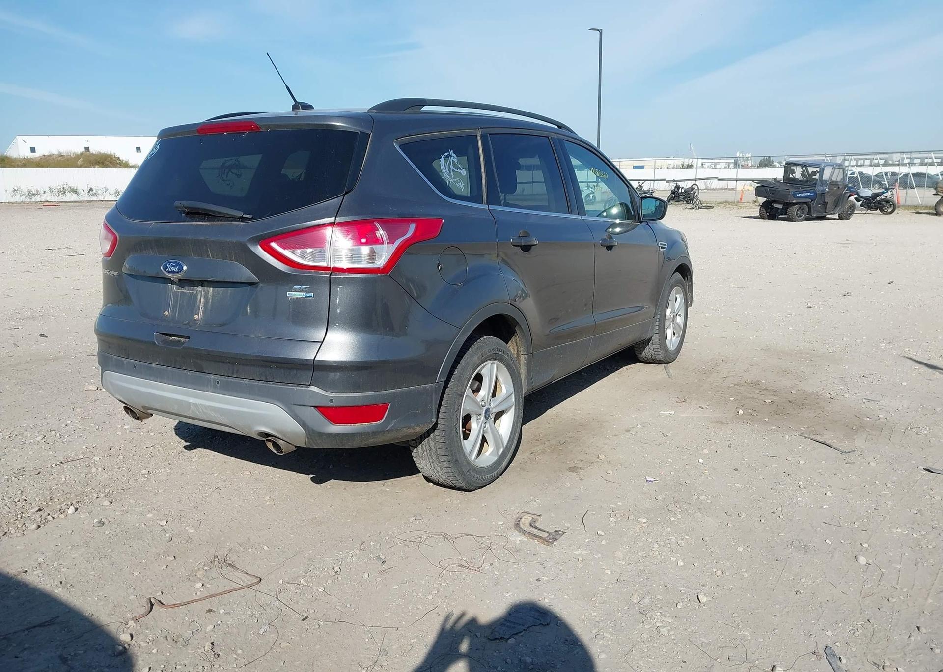 2015 FORD ESCAPE SE