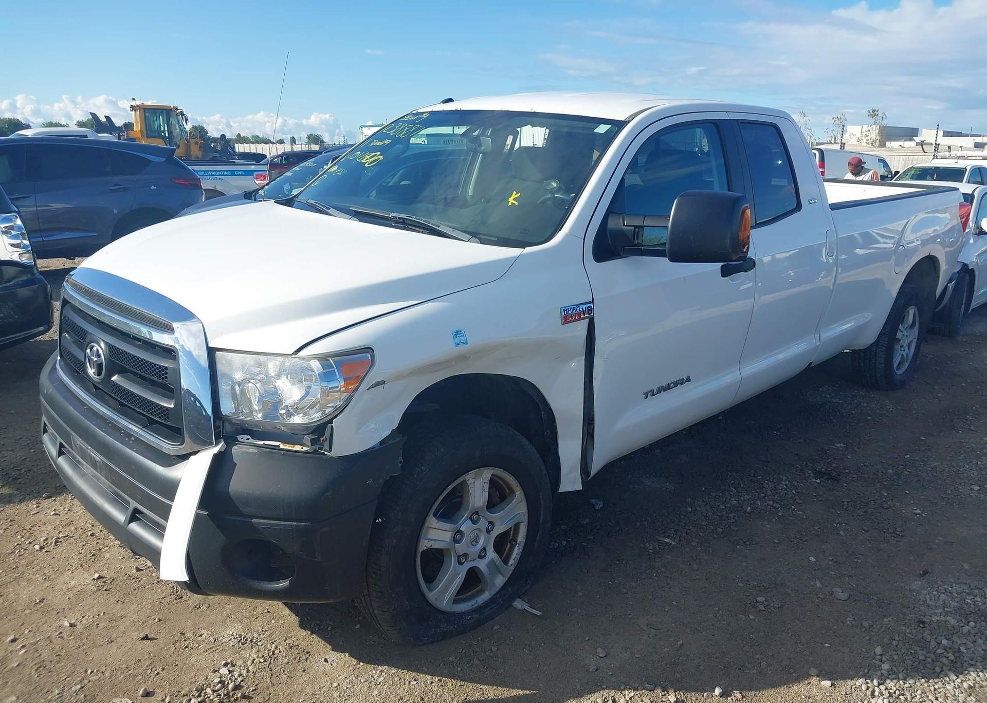 2011 TOYOTA TUNDRA SR5 5.7L V8
