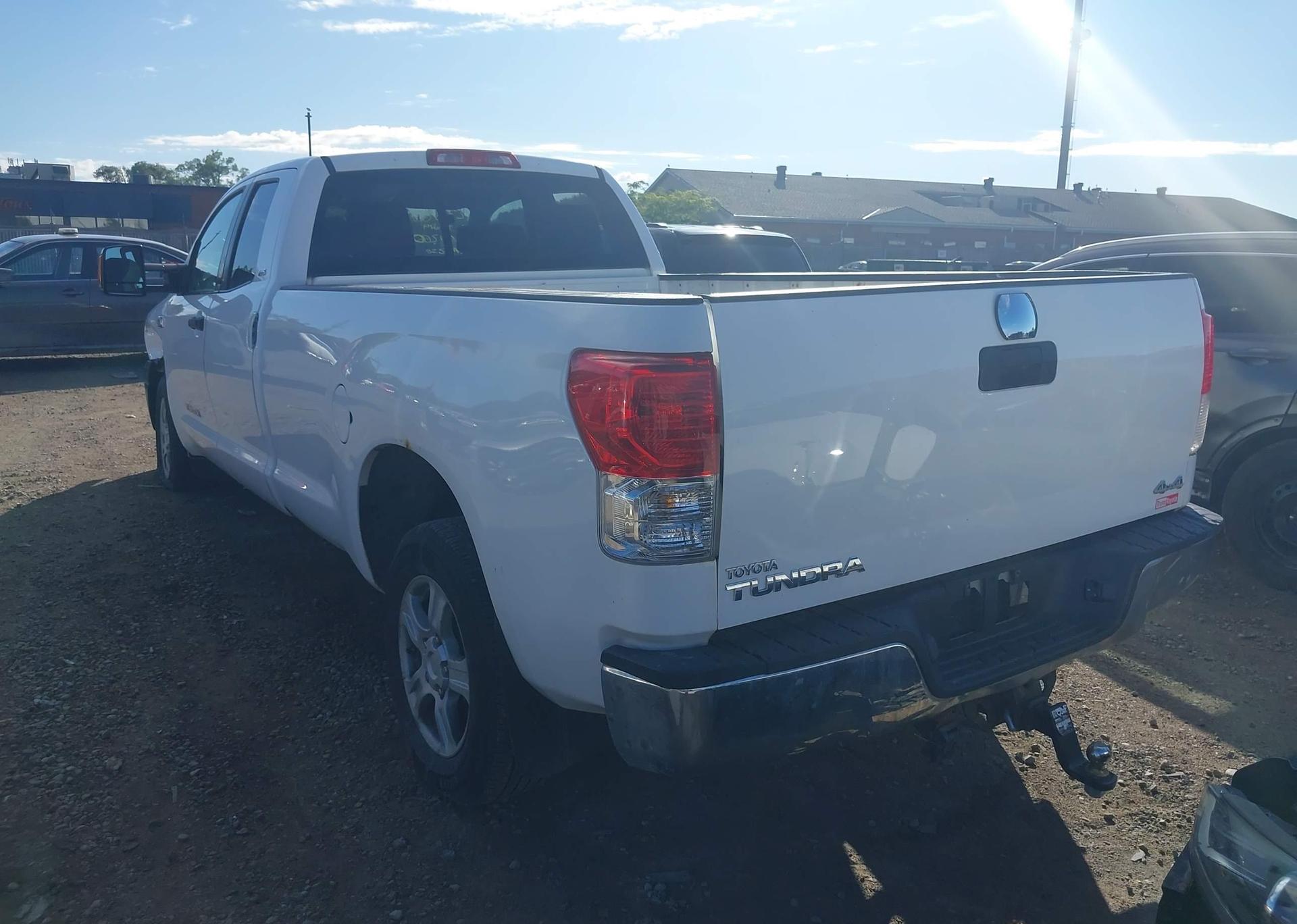 2011 TOYOTA TUNDRA SR5 5.7L V8