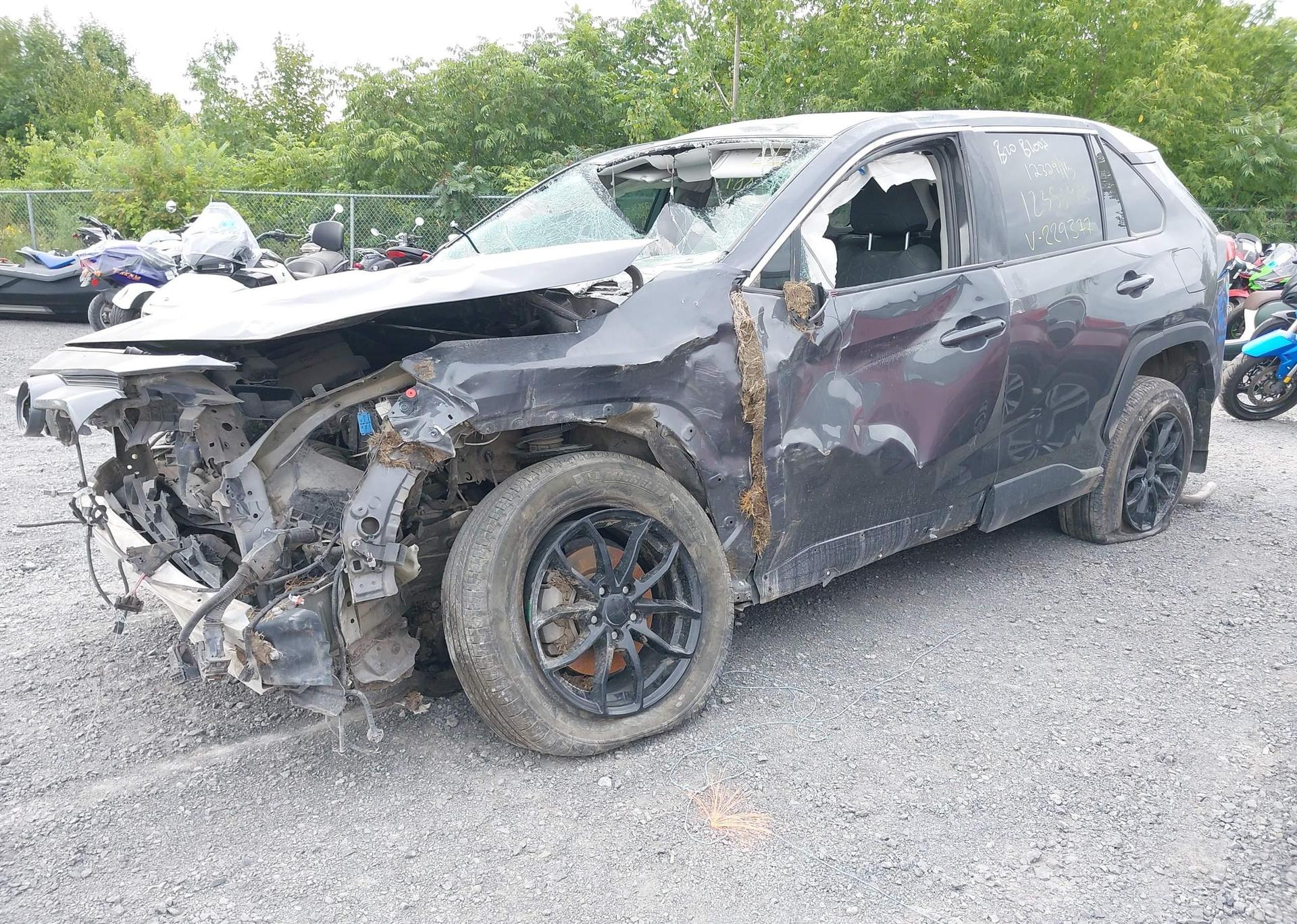 2022 TOYOTA RAV4 LE