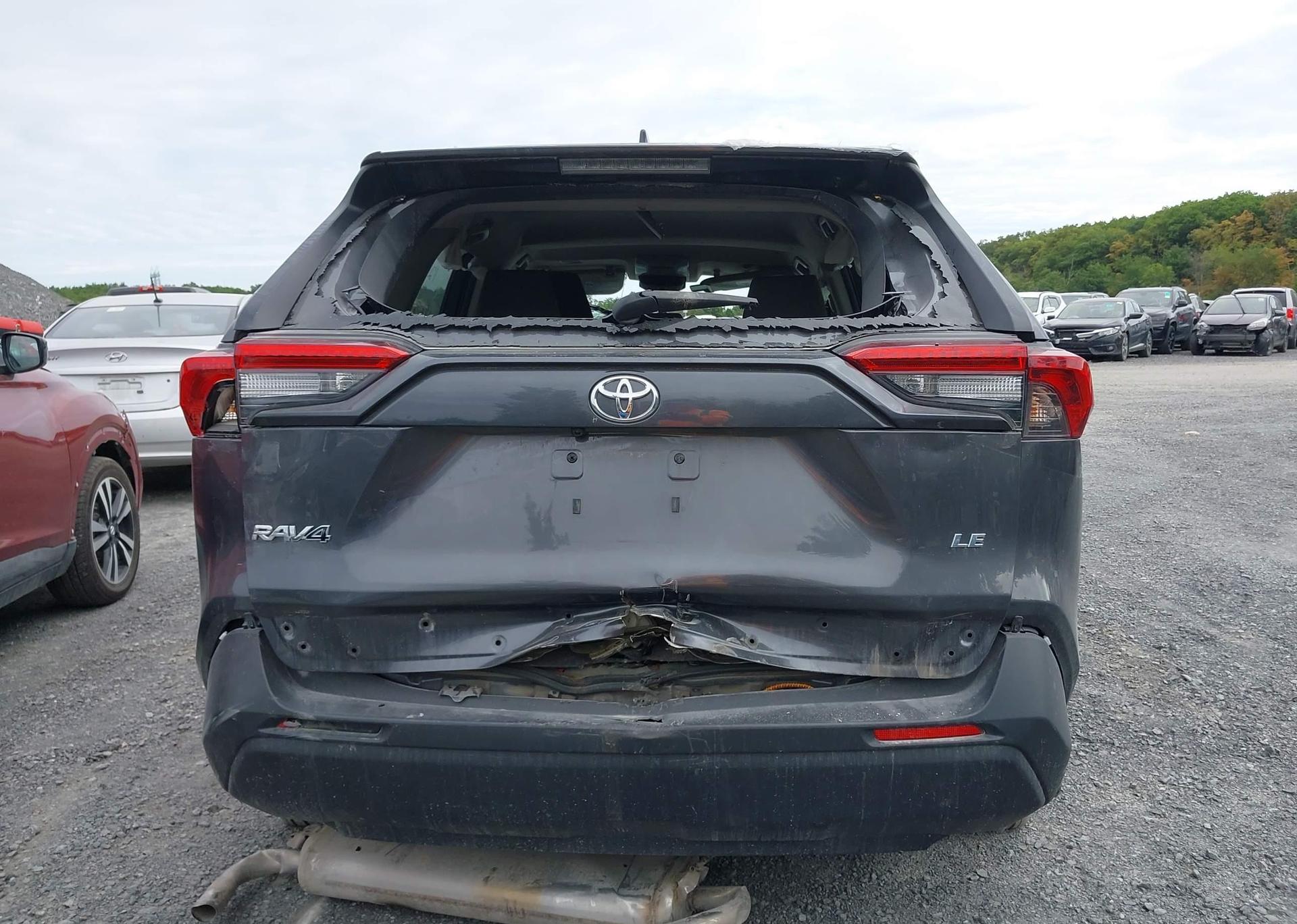 2022 TOYOTA RAV4 LE