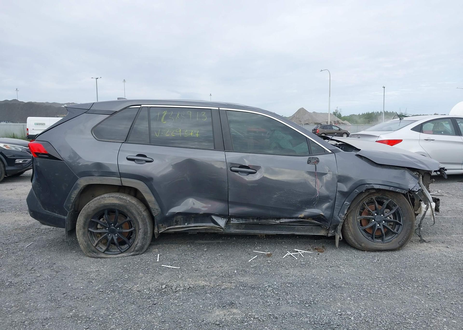 2022 TOYOTA RAV4 LE