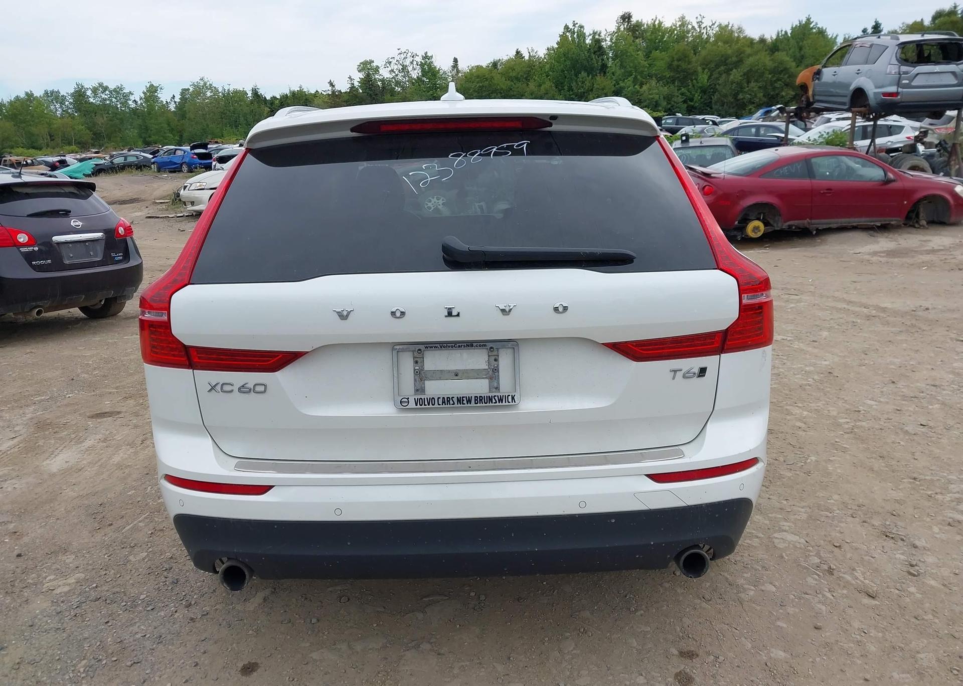 2021 VOLVO XC60 T6 MOMENTUM