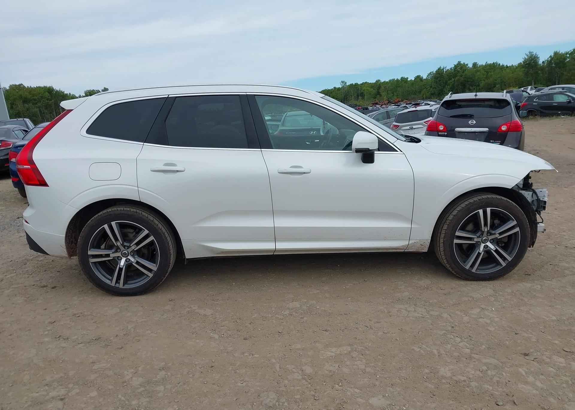 2021 VOLVO XC60 T6 MOMENTUM