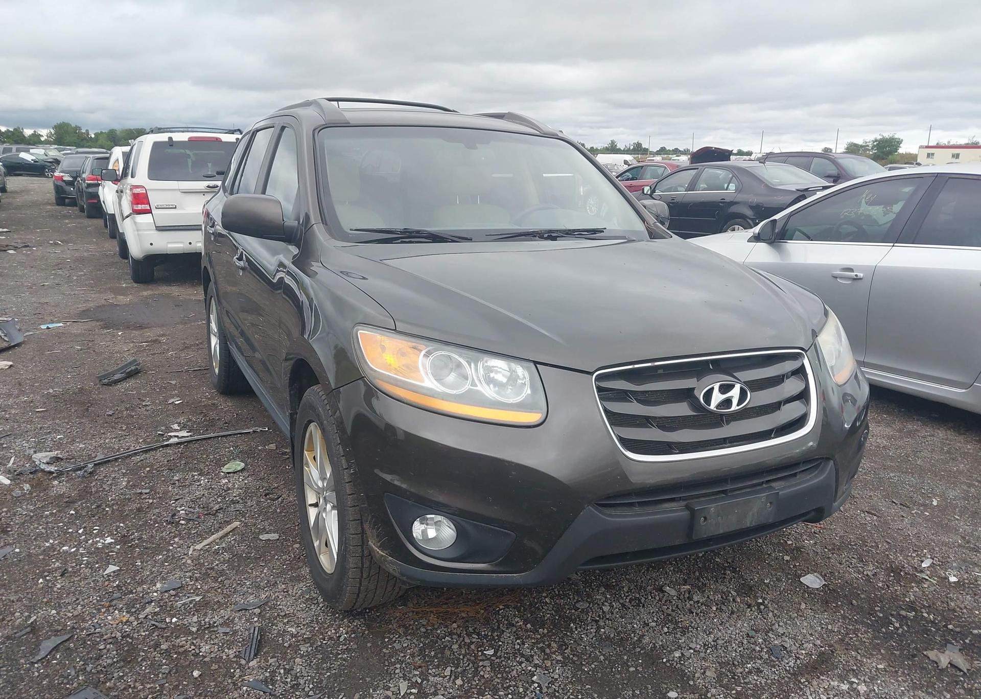 2011 HYUNDAI SANTA FE SE