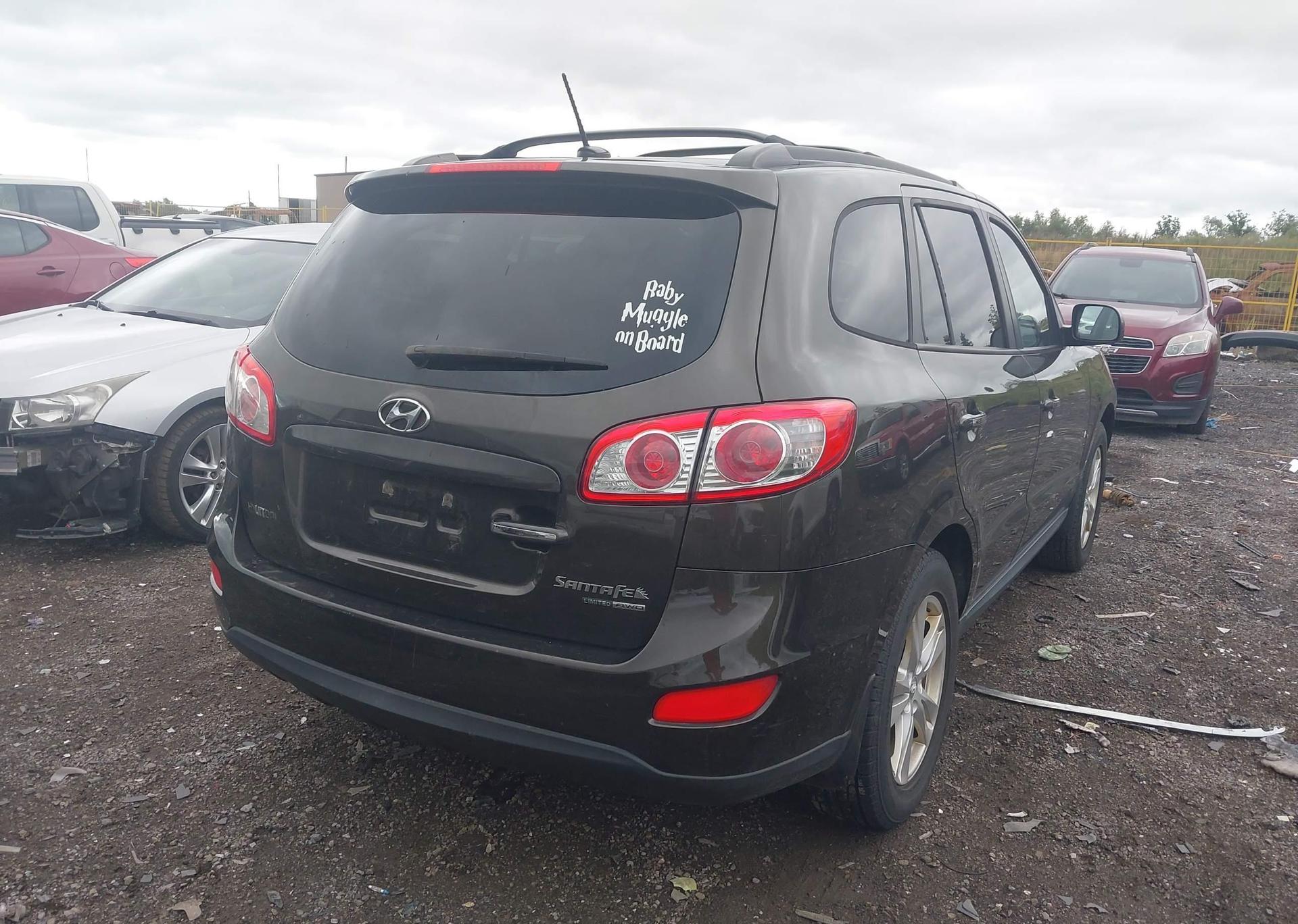 2011 HYUNDAI SANTA FE SE