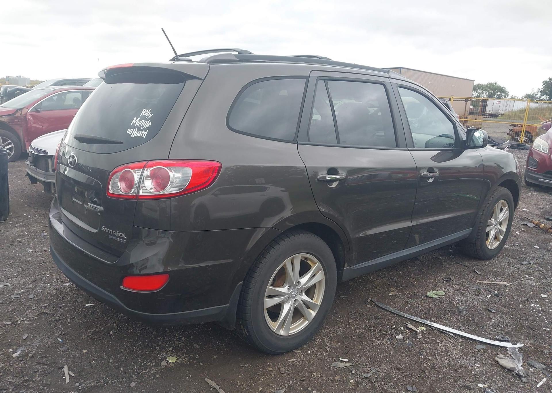 2011 HYUNDAI SANTA FE SE