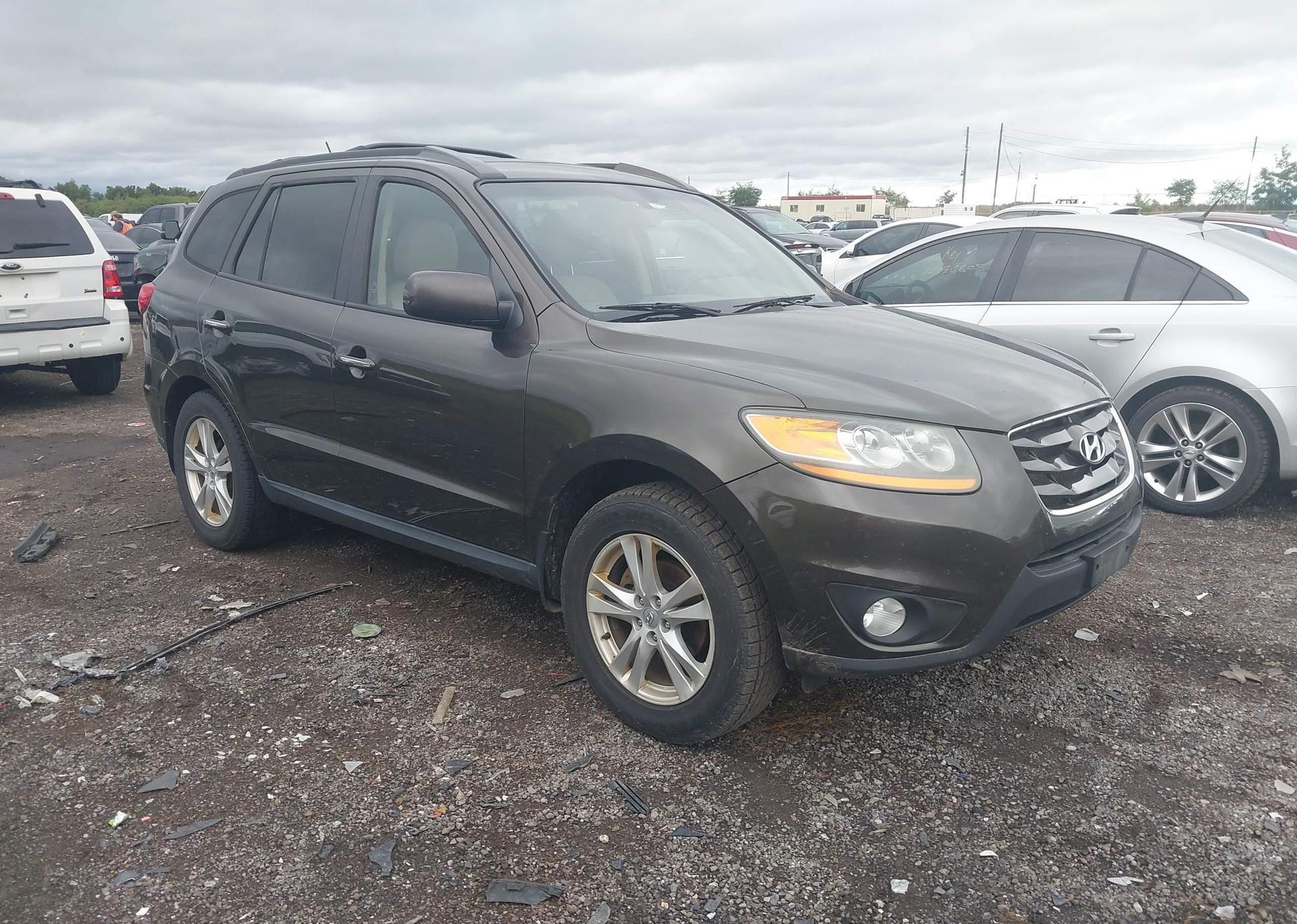 2011 HYUNDAI SANTA FE SE