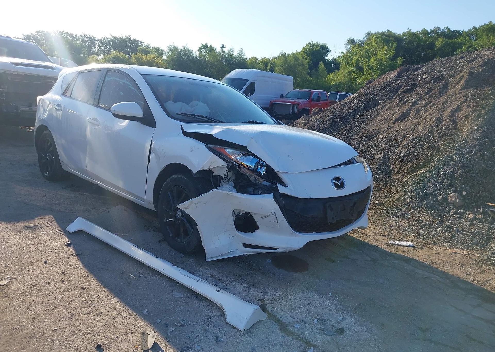 2012 MAZDA 3 I