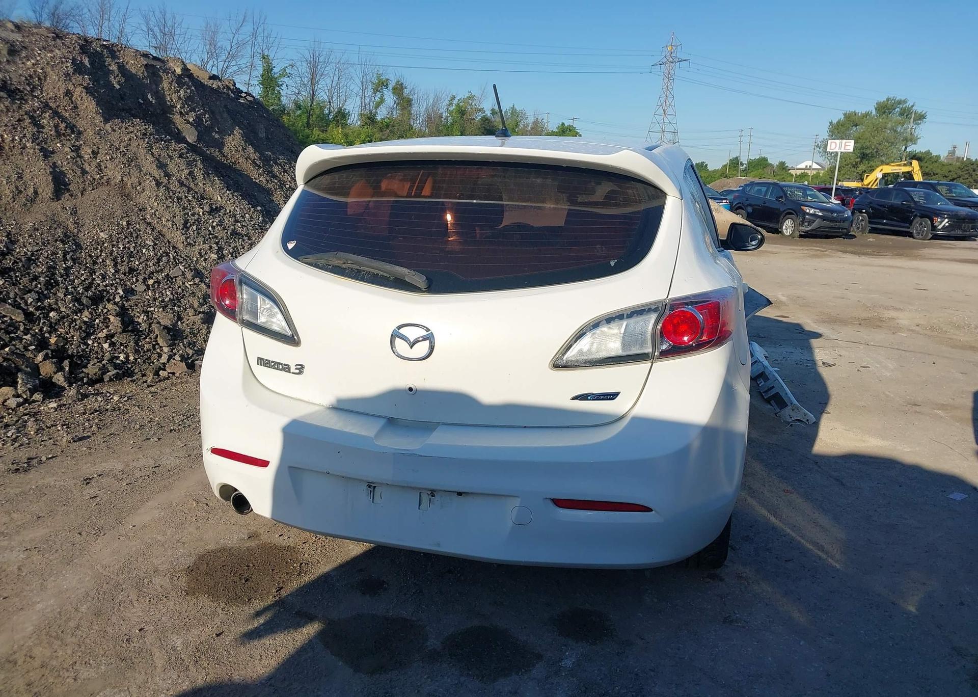 2012 MAZDA 3 I