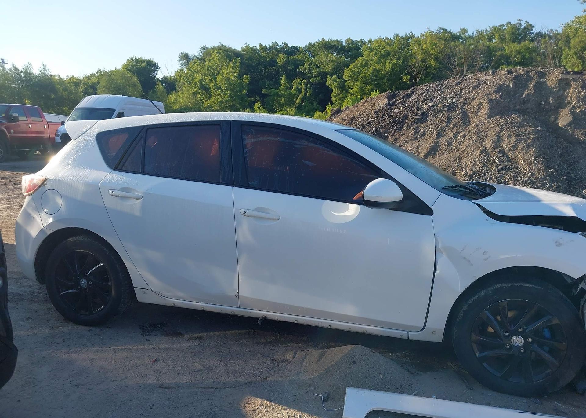 2012 MAZDA 3 I
