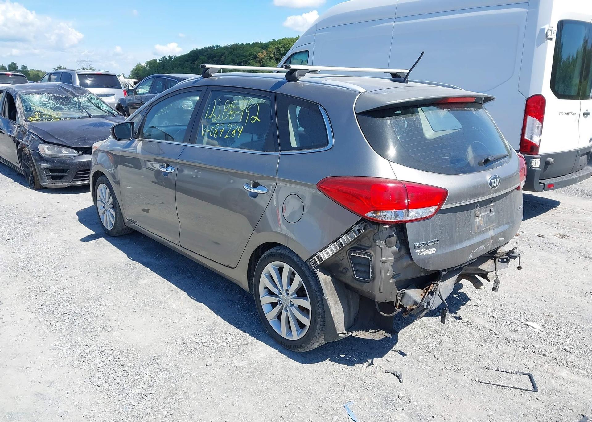 2015 KIA RONDO EX