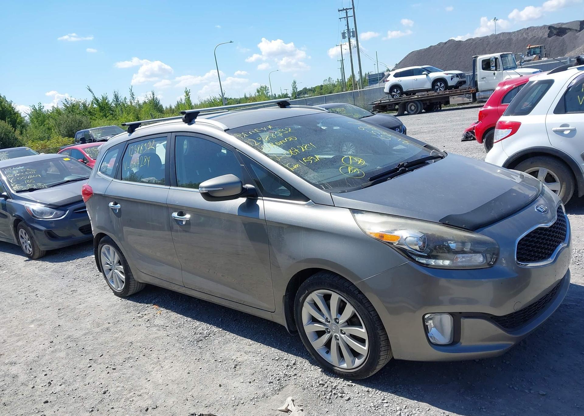 2015 KIA RONDO EX