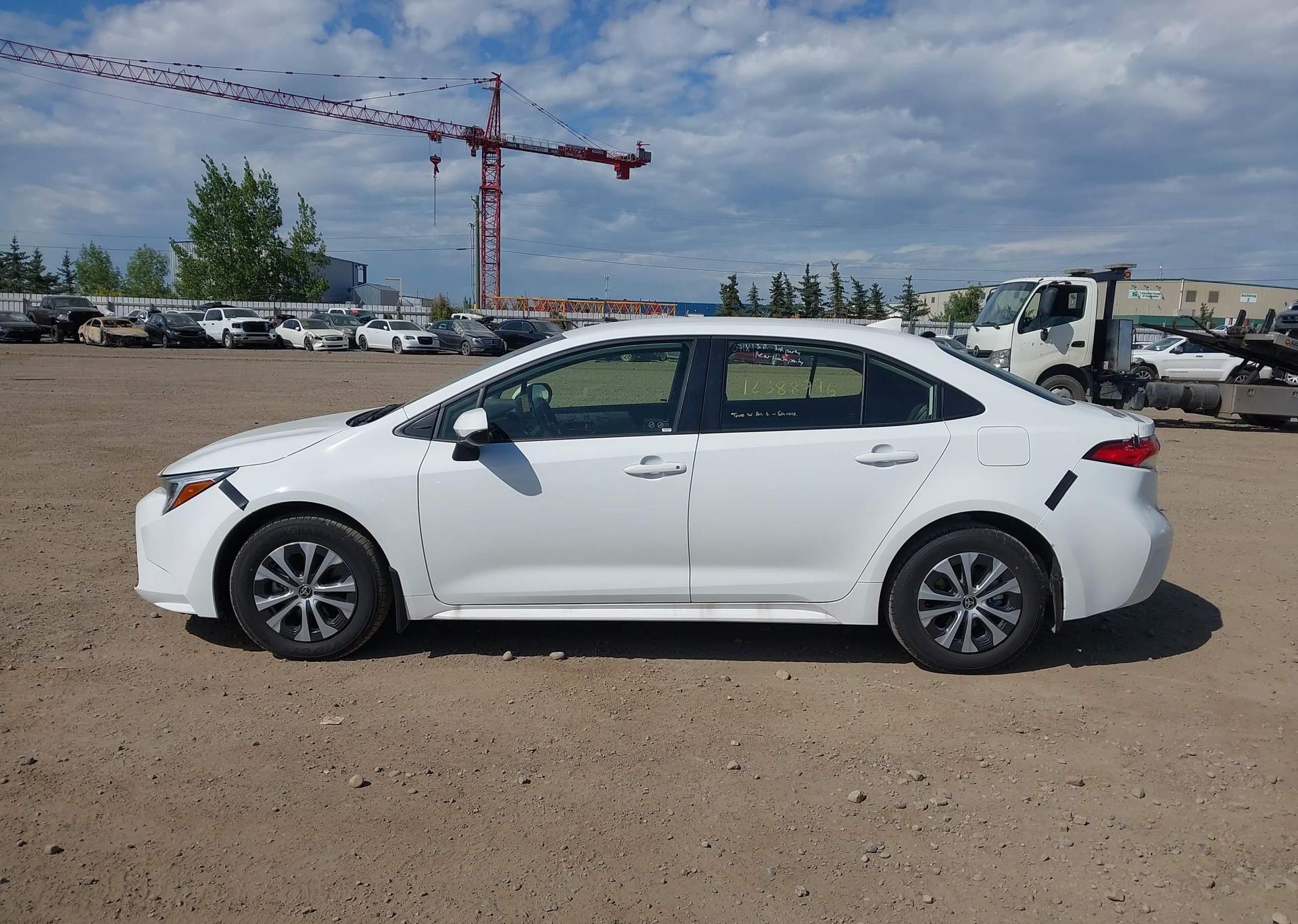 2025 TOYOTA COROLLA LE