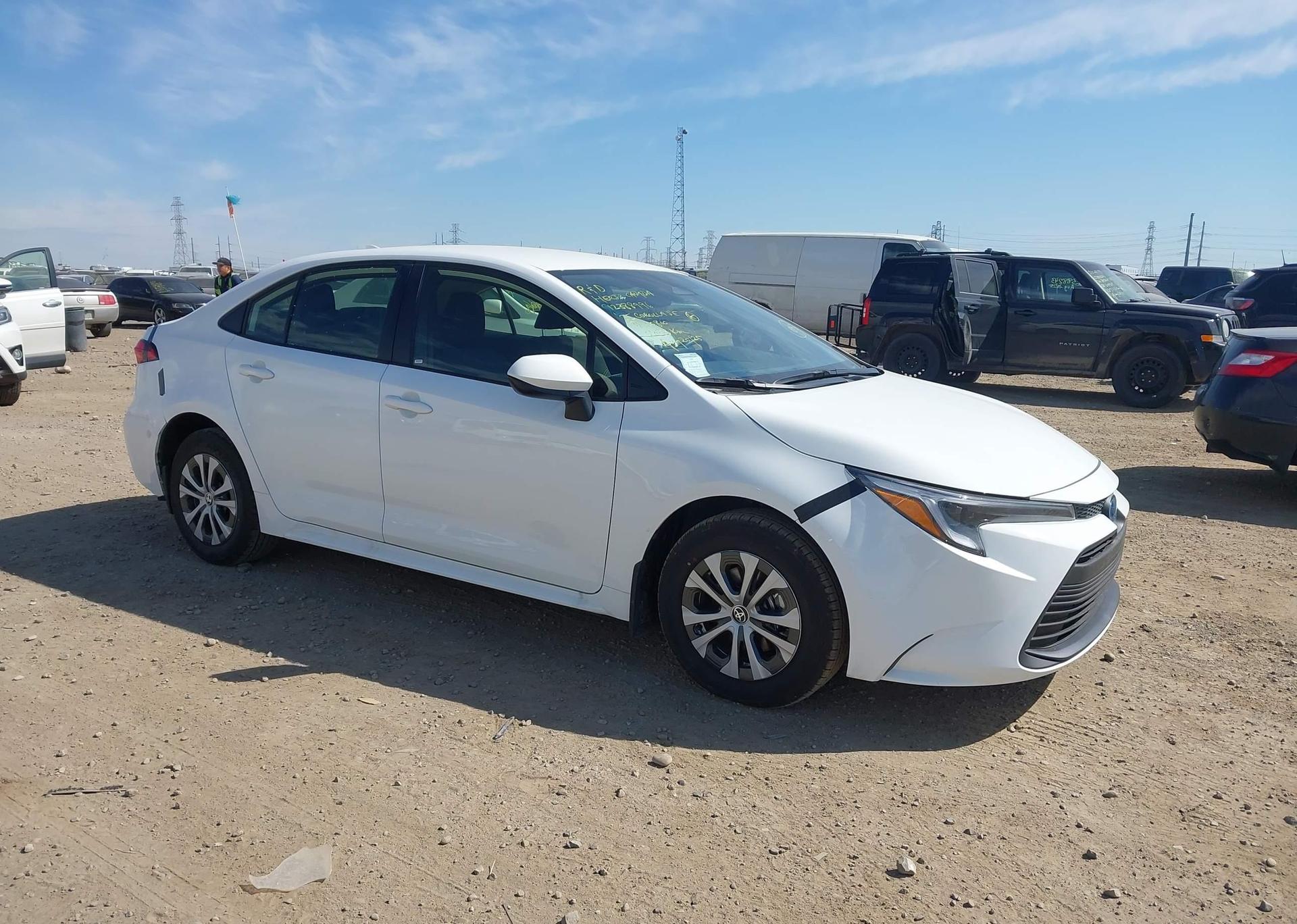 2025 TOYOTA COROLLA LE