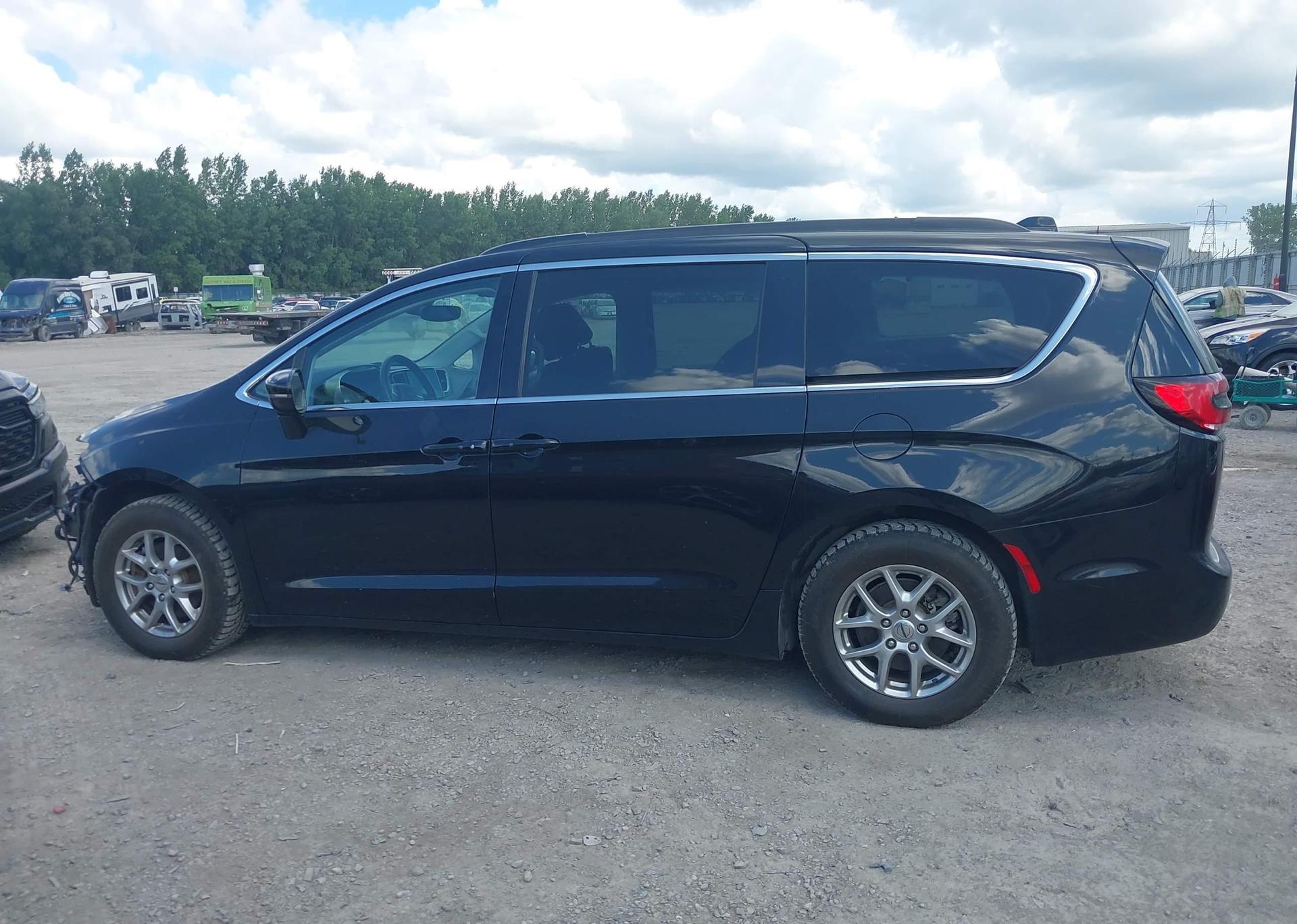 2021 CHRYSLER PACIFICA TOURING
