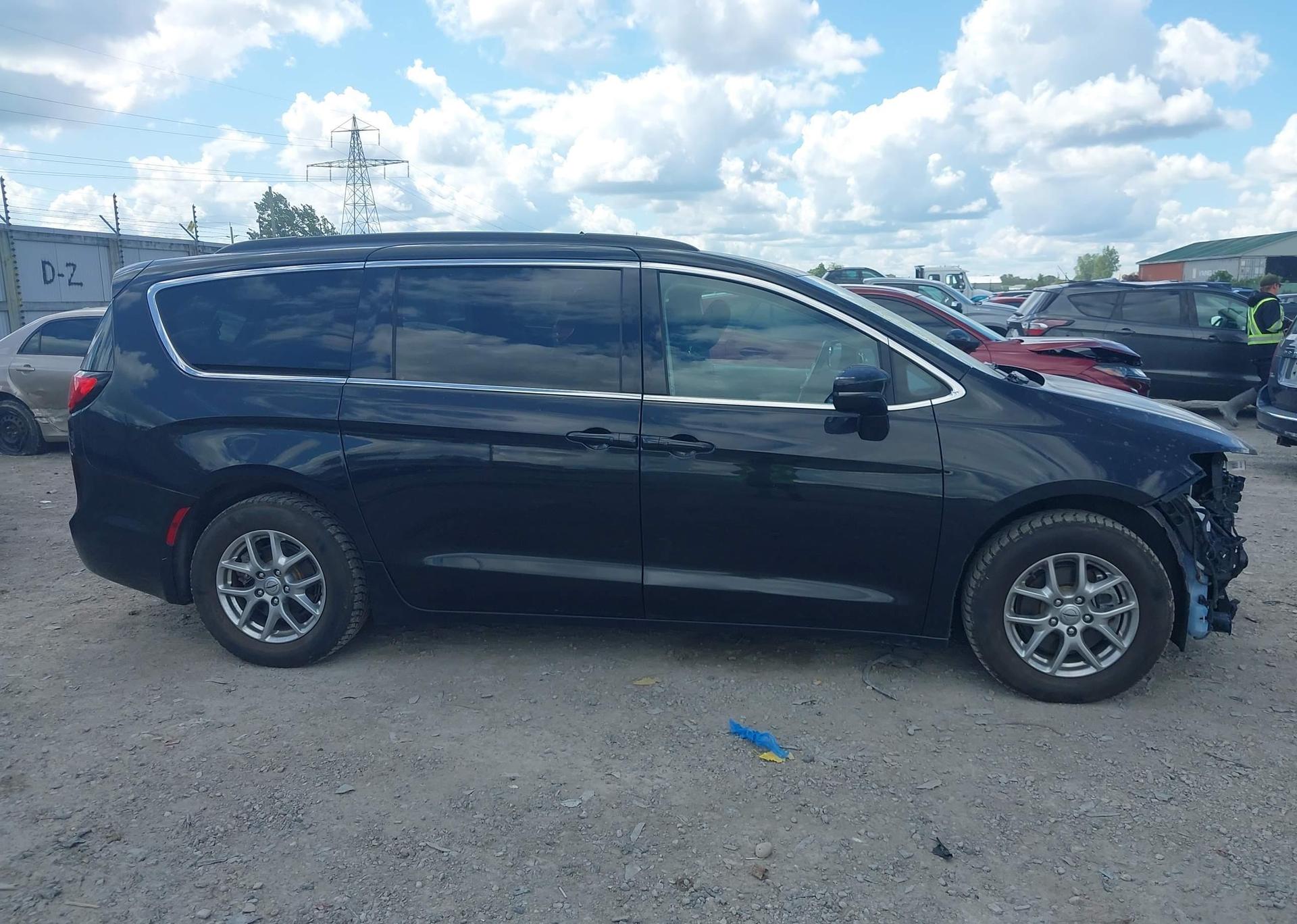 2021 CHRYSLER PACIFICA TOURING